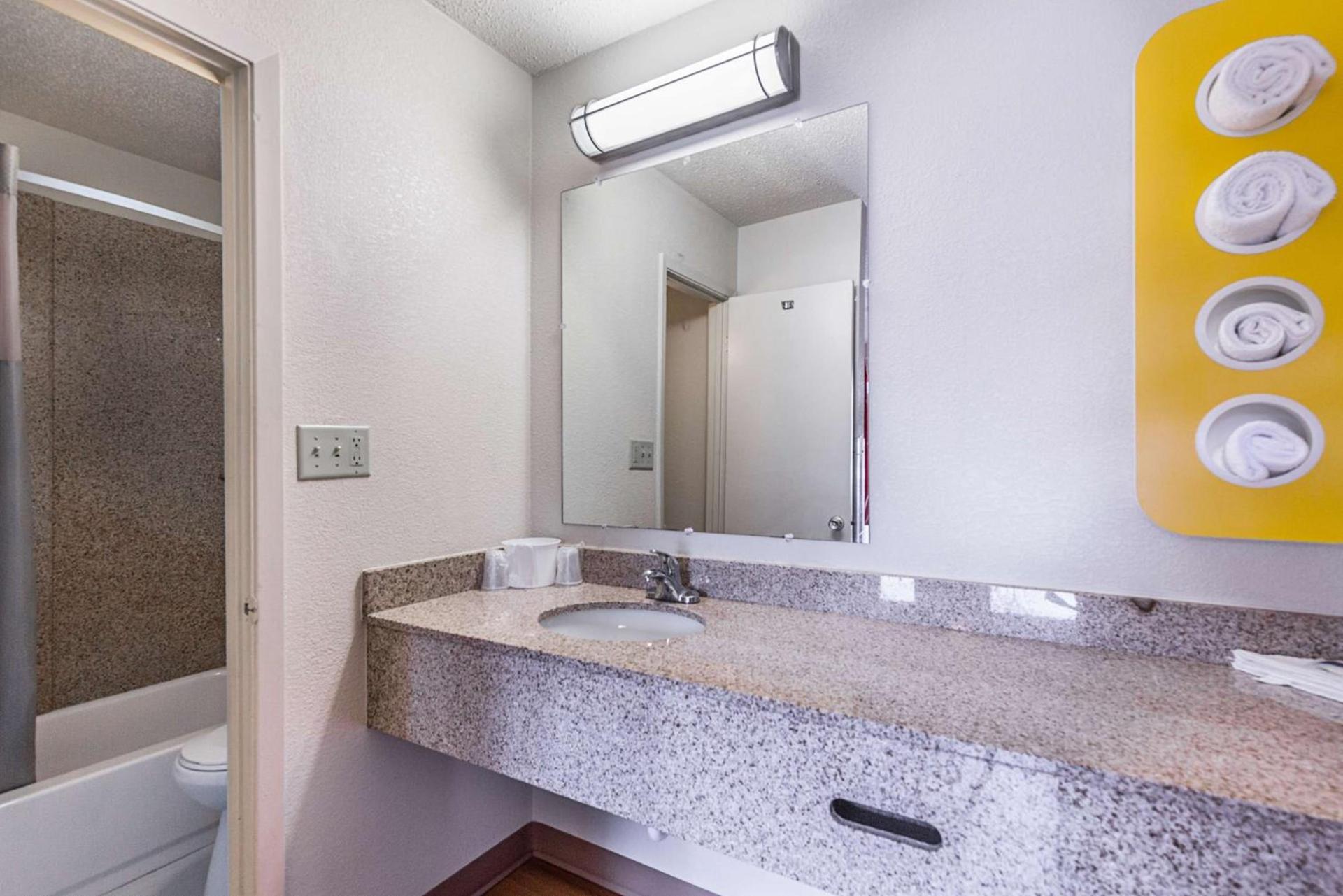 Motel 6-Mount Vernon, IL photo 11