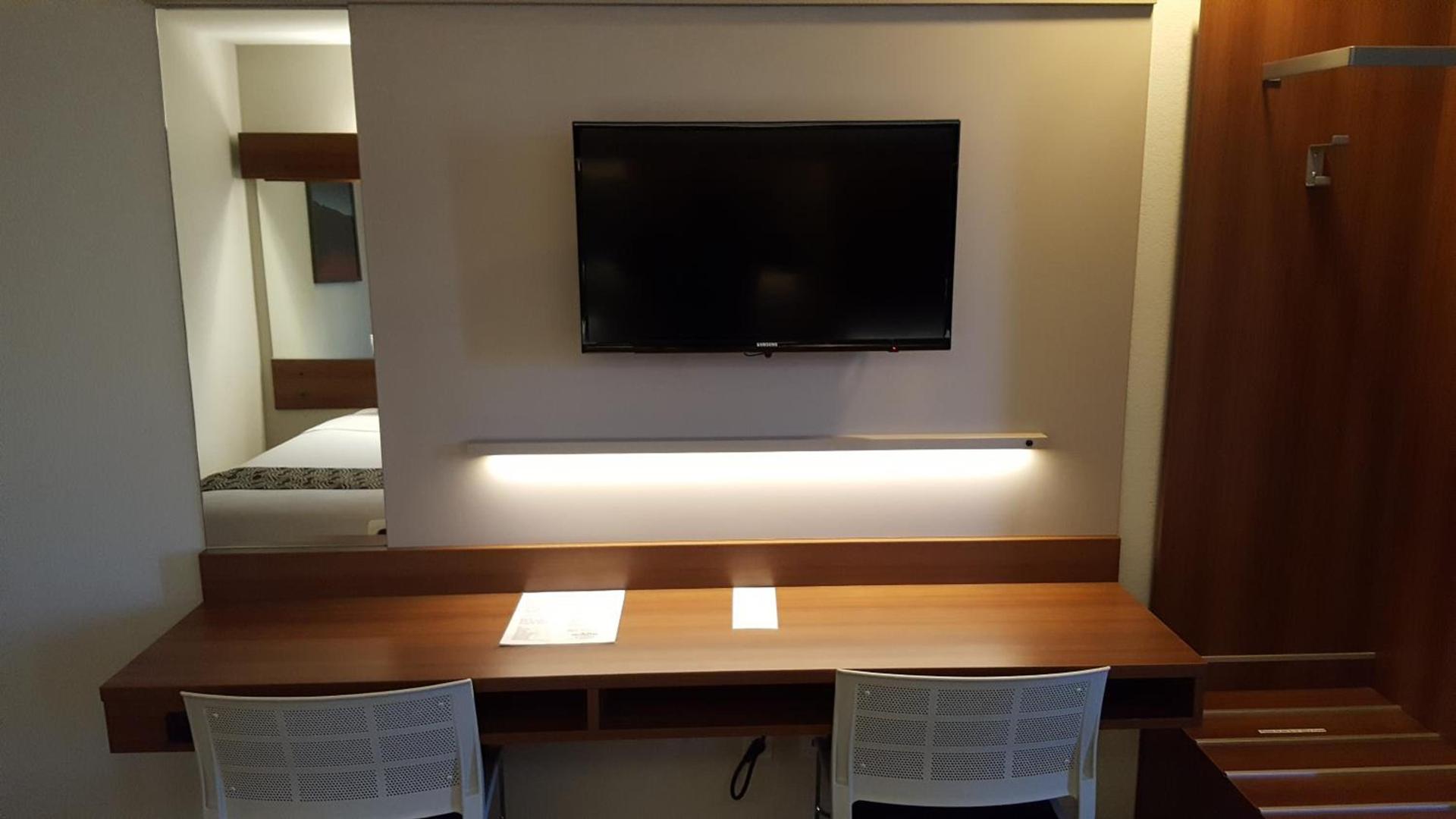 Microtel Inn & Suites by Wyndham Bellevue photo 9