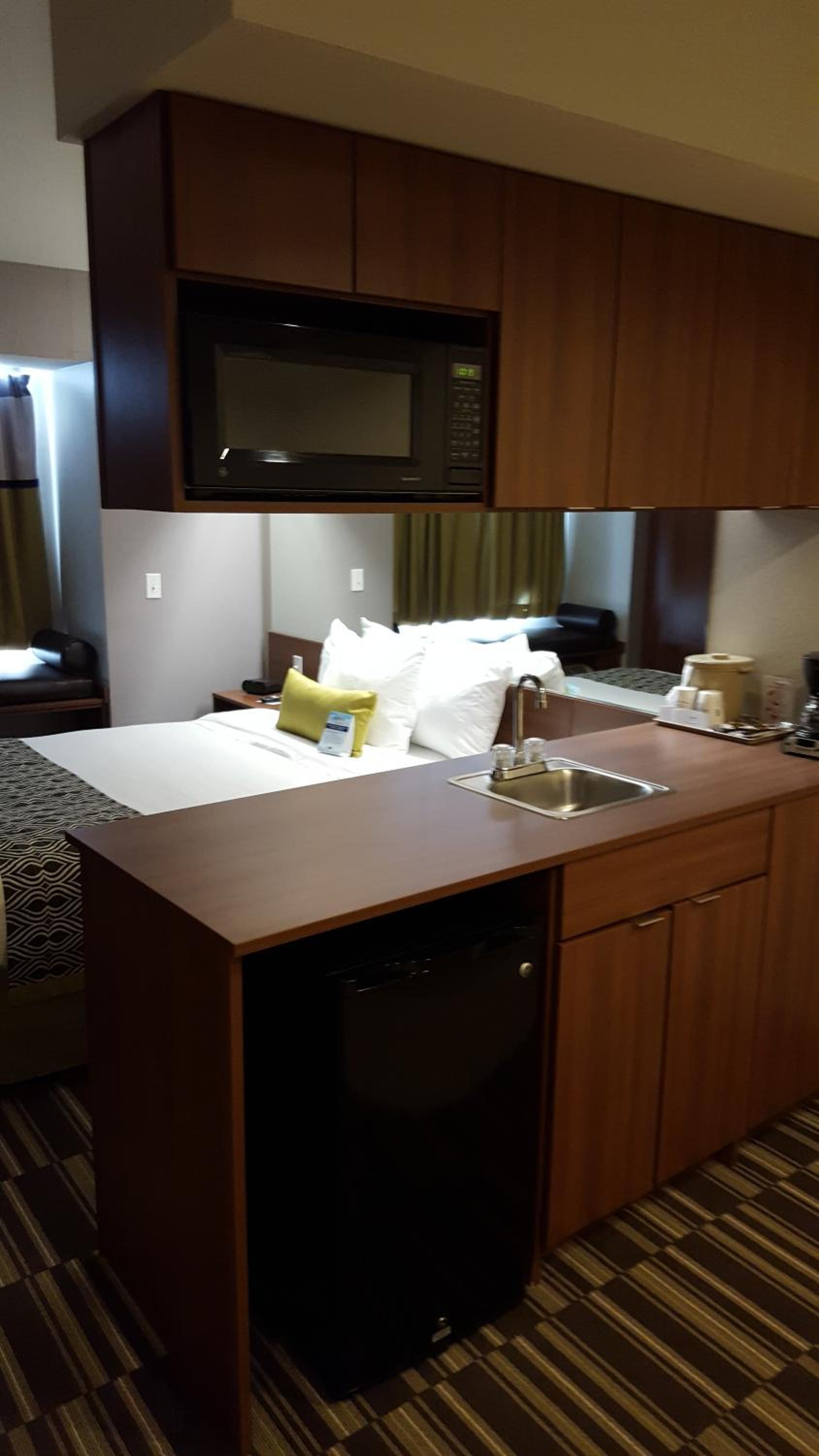 Microtel Inn & Suites by Wyndham Bellevue photo 6