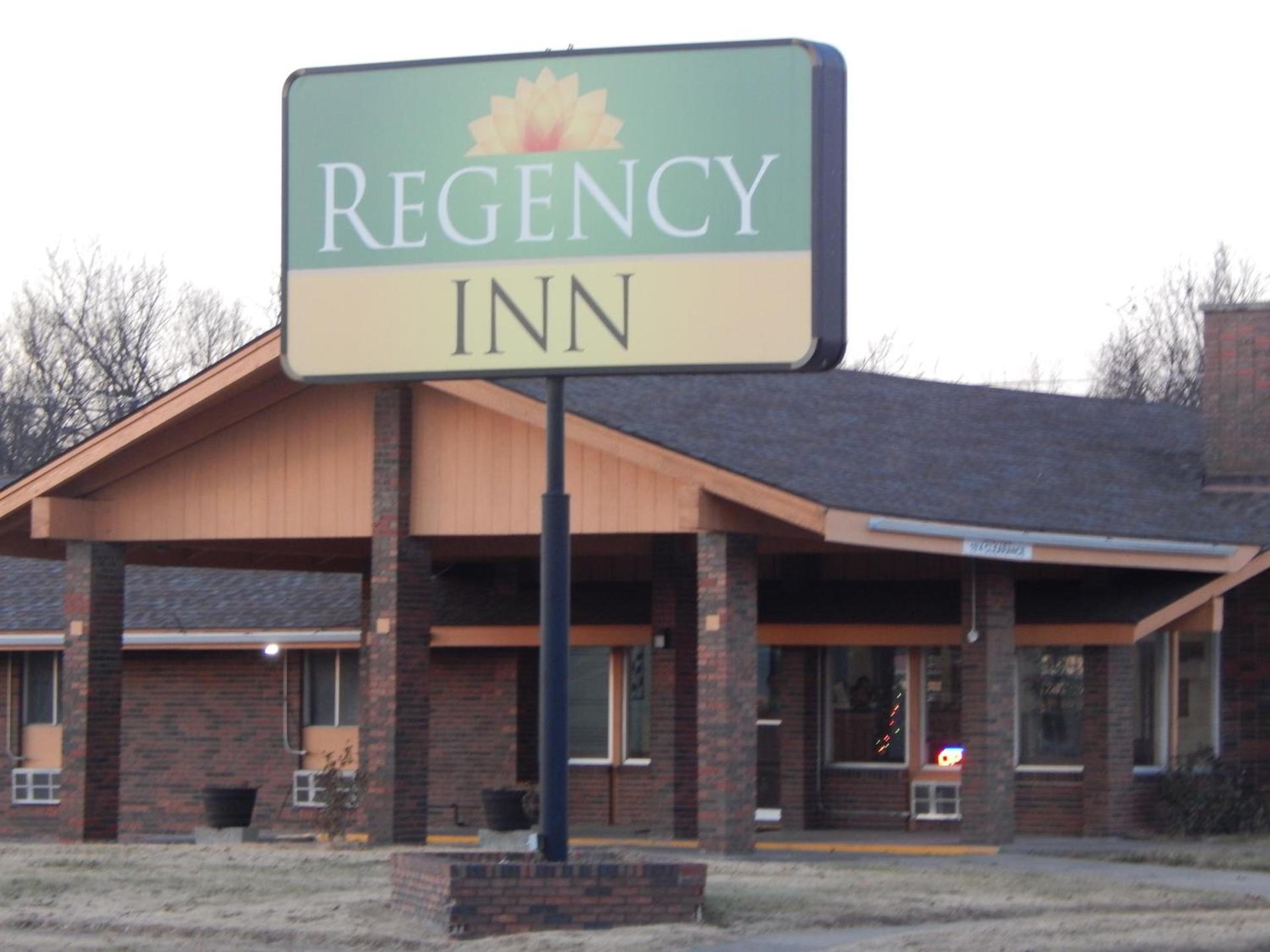 Regency Inn Iola photo 9