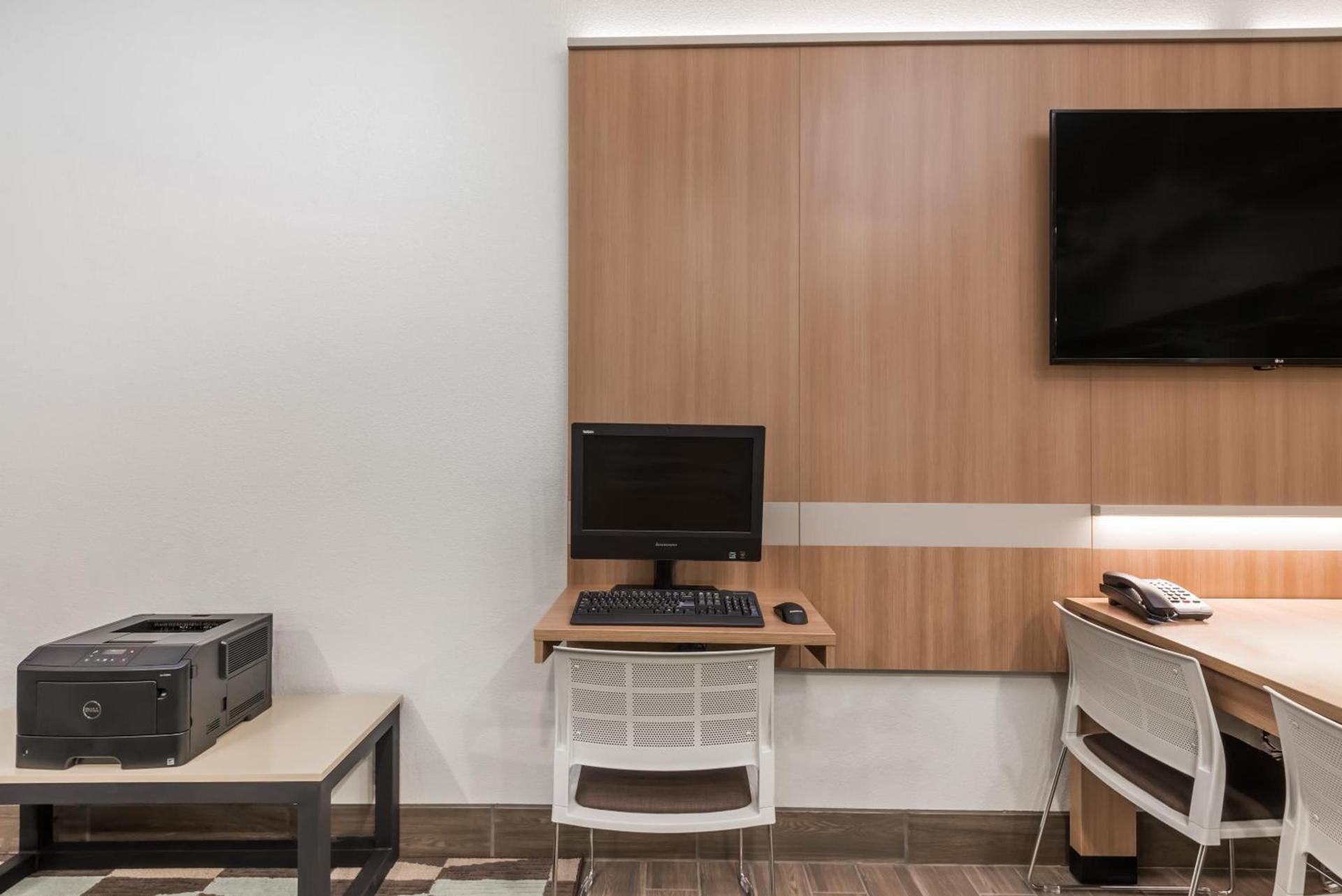 Microtel Inn & Suites by Wyndham New Martinsville photo 28