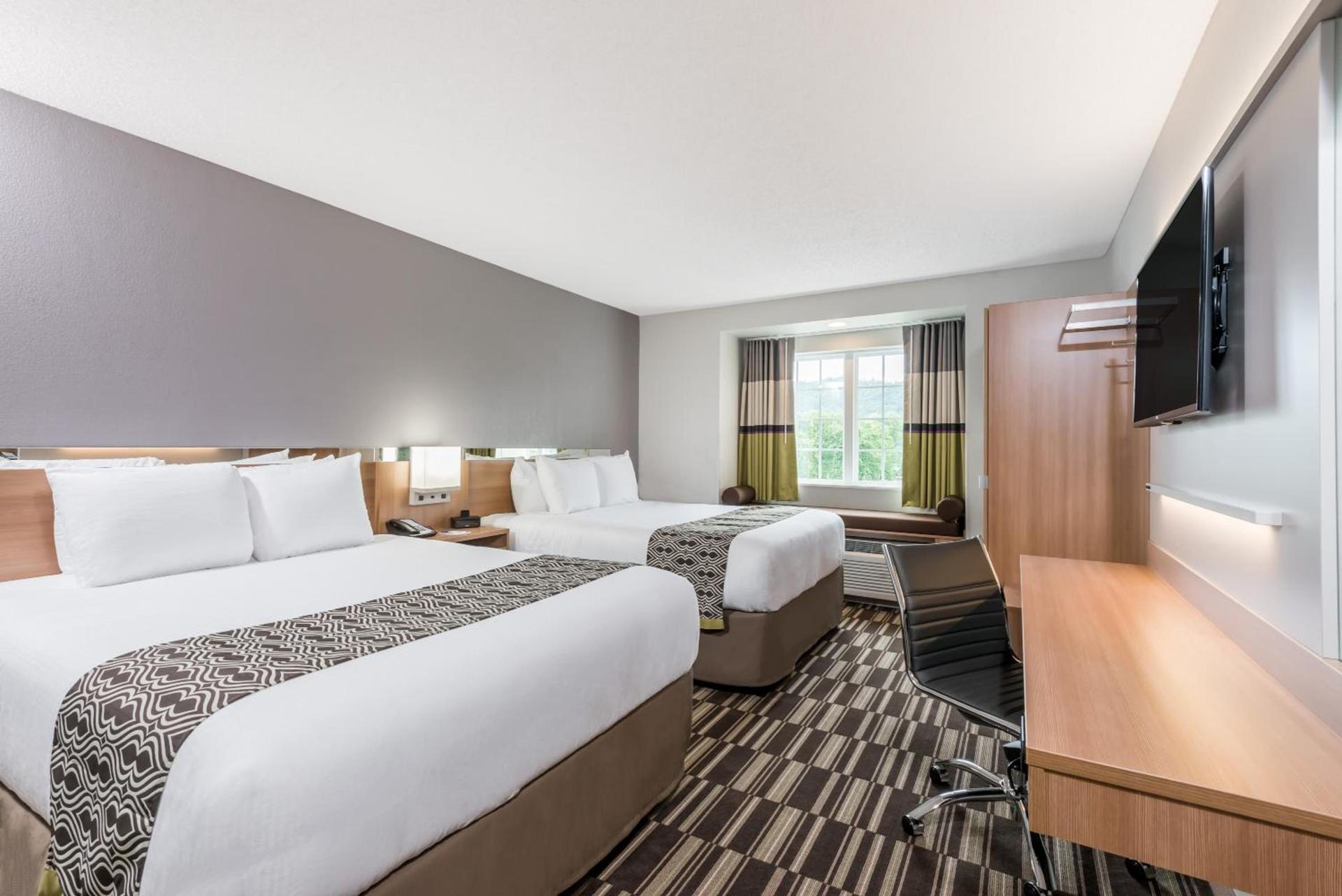 Microtel Inn & Suites by Wyndham New Martinsville photo 25