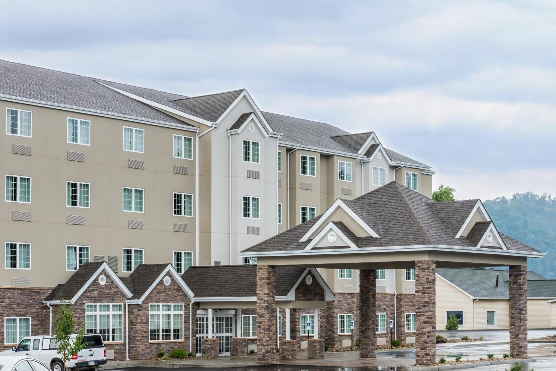 Microtel Inn & Suites by Wyndham New Martinsville photo 18