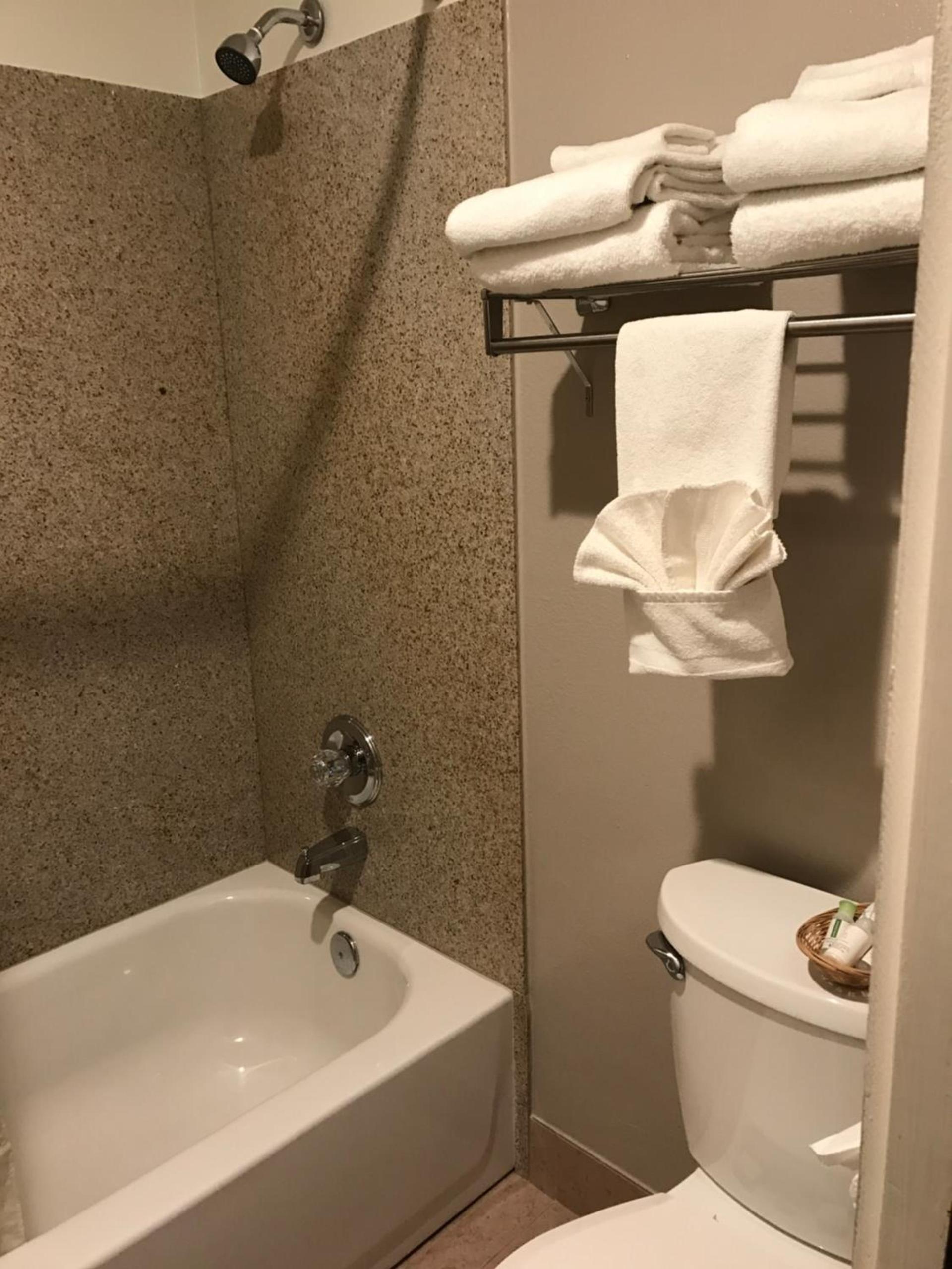 Snowshoe Motel photo 50