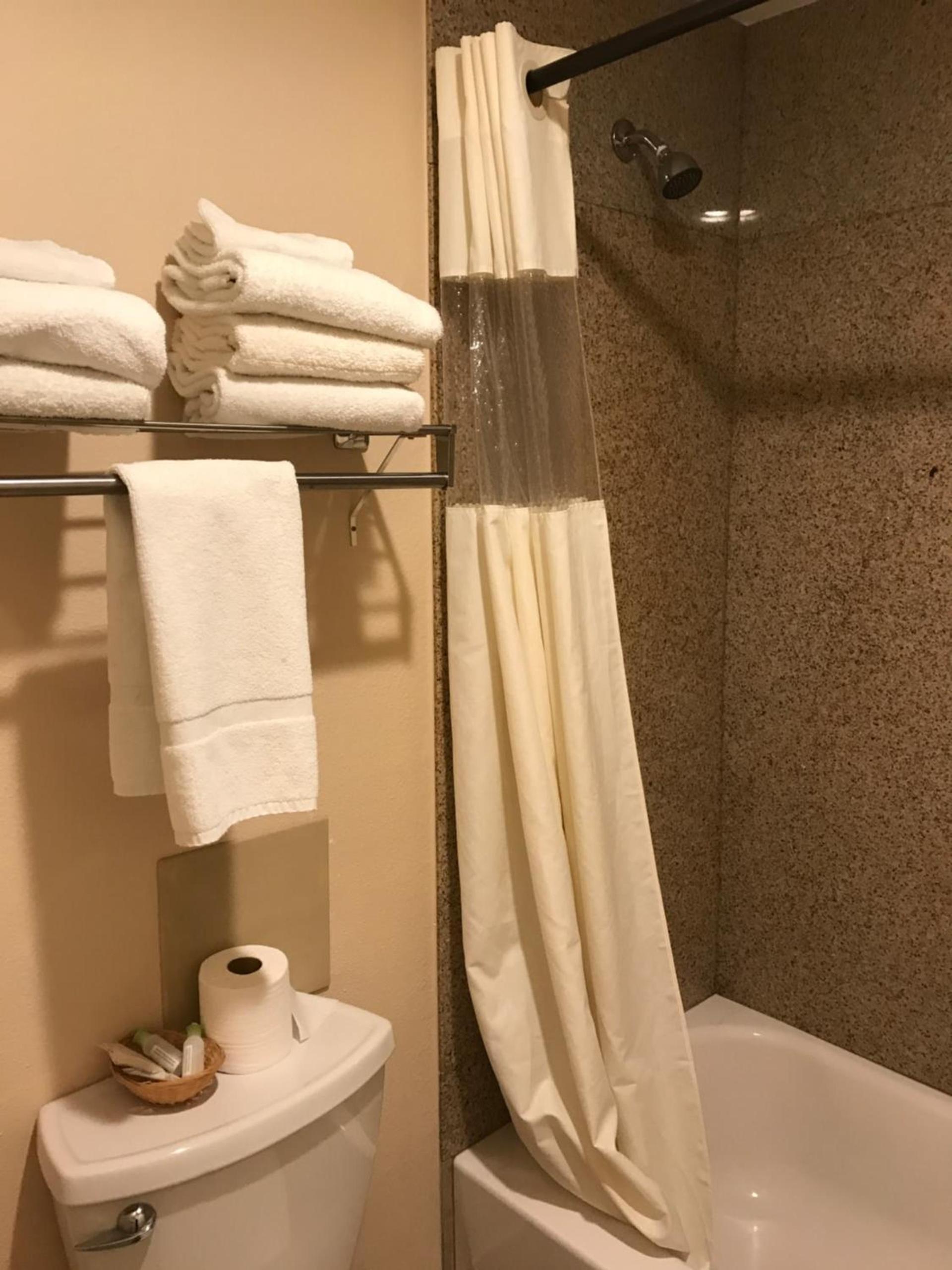 Snowshoe Motel photo 51