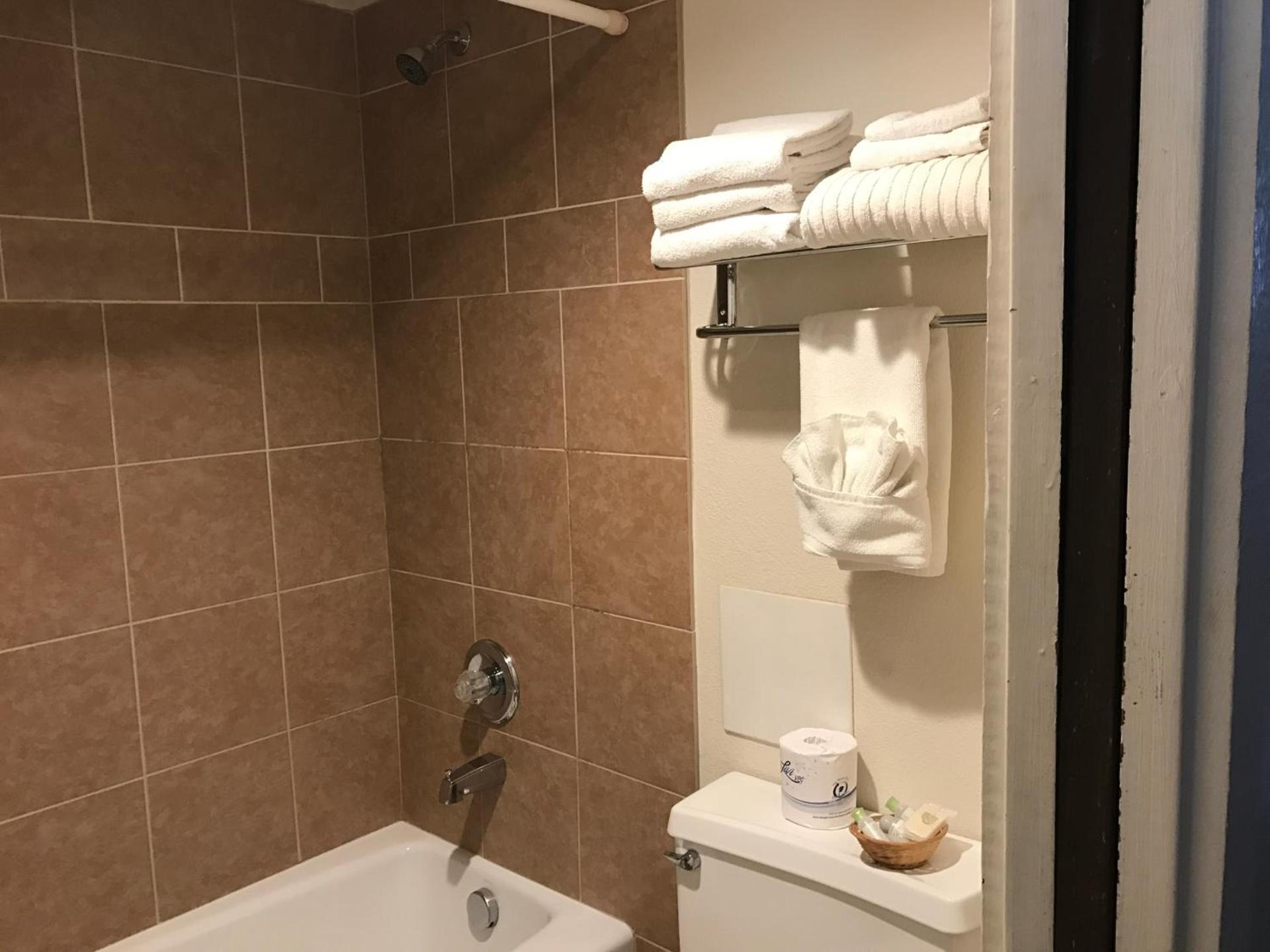 Snowshoe Motel photo 52