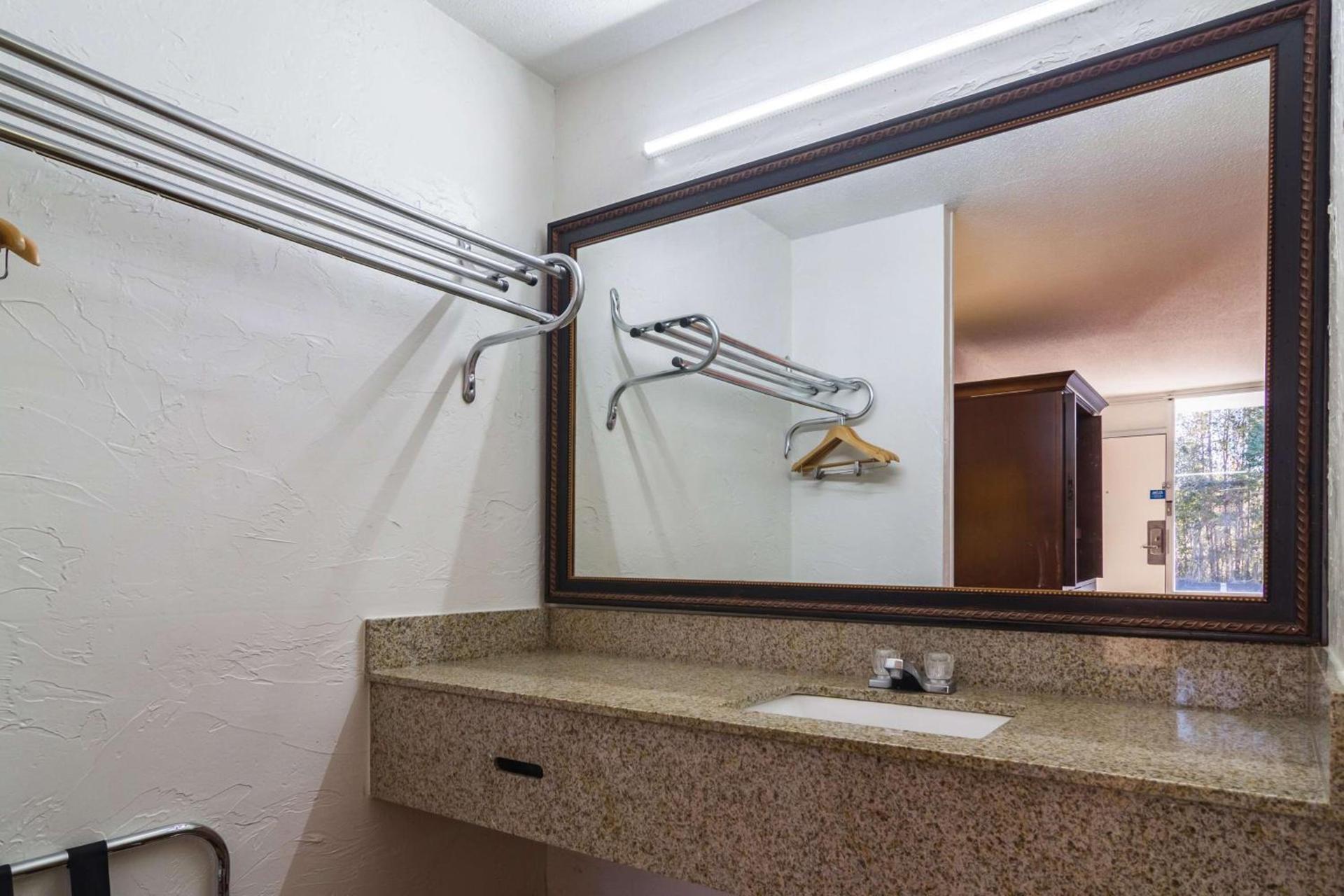 Motel 6-Townsend, GA photo 31
