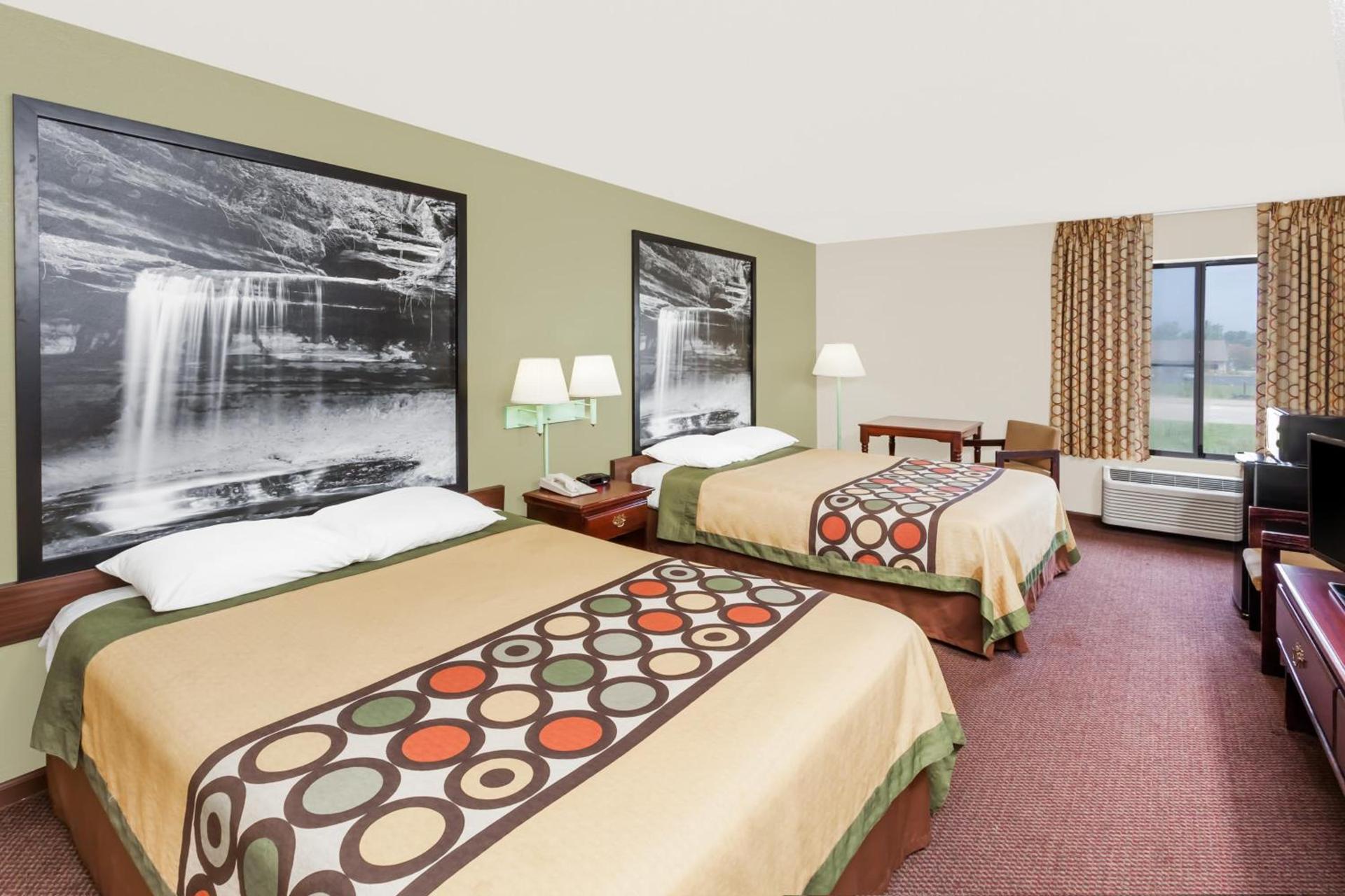 Super 8 by Wyndham Lincoln photo 23