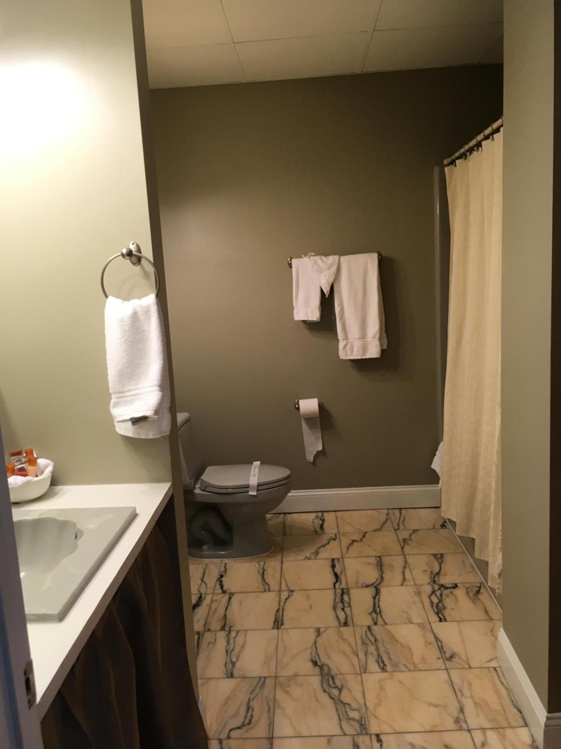 Colts Neck Inn Hotel photo 63