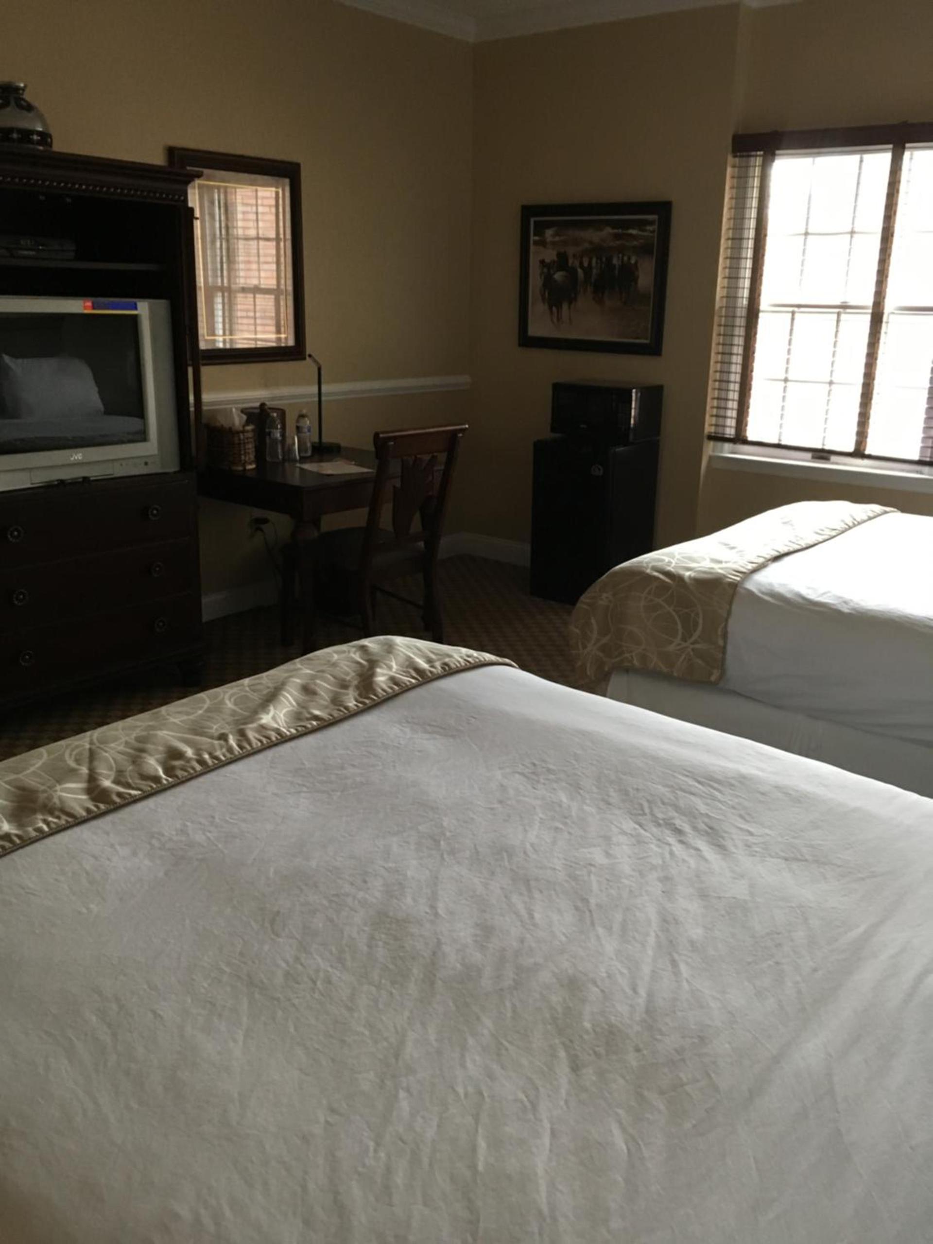 Colts Neck Inn Hotel photo 65