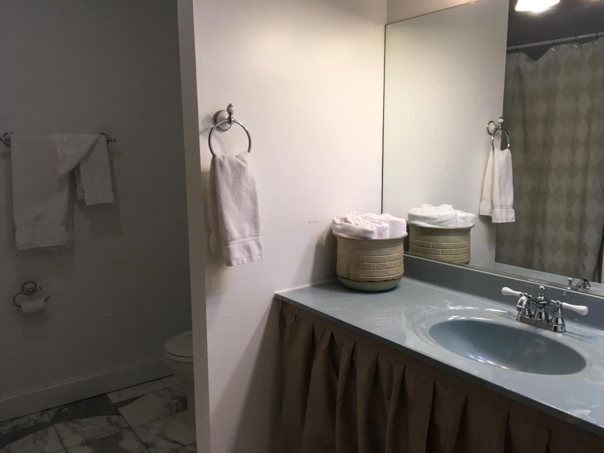 Colts Neck Inn Hotel photo 68