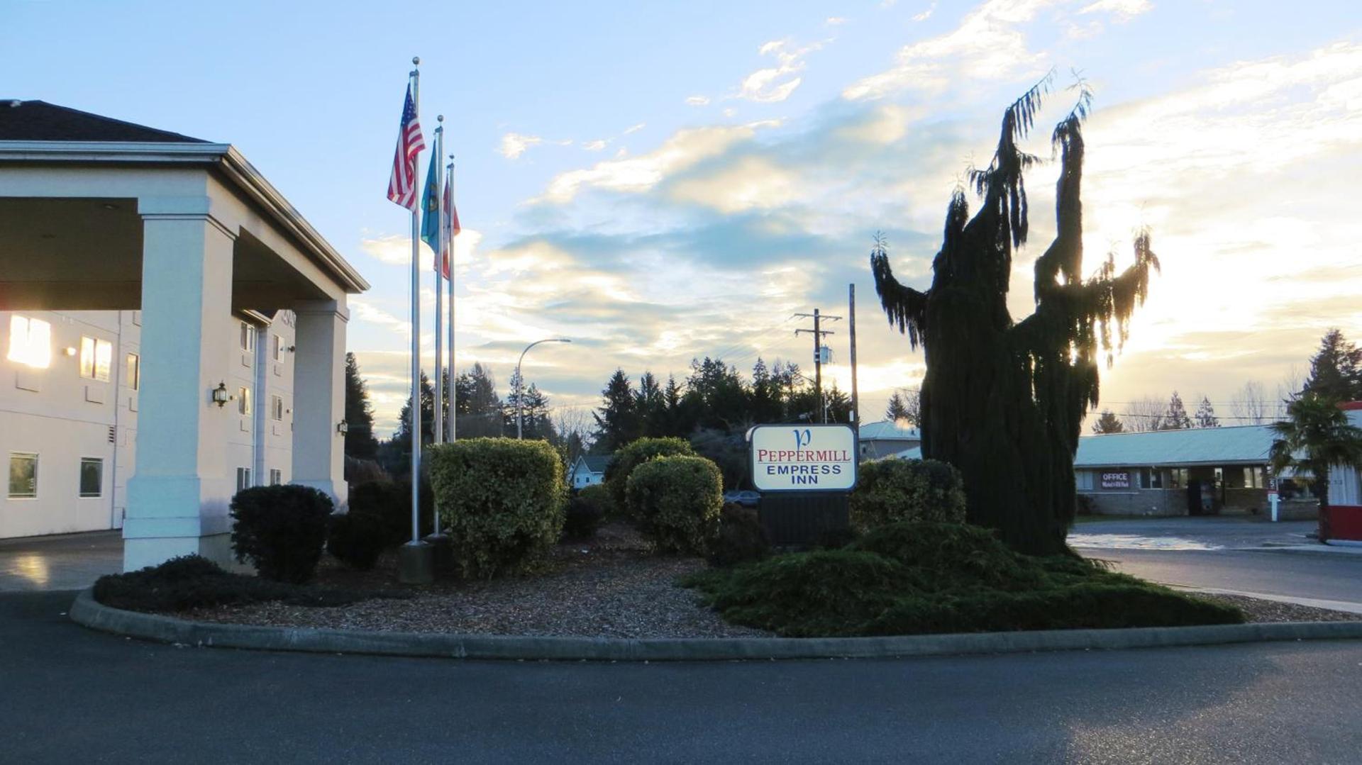 Peppermill Empress Inn photo 50
