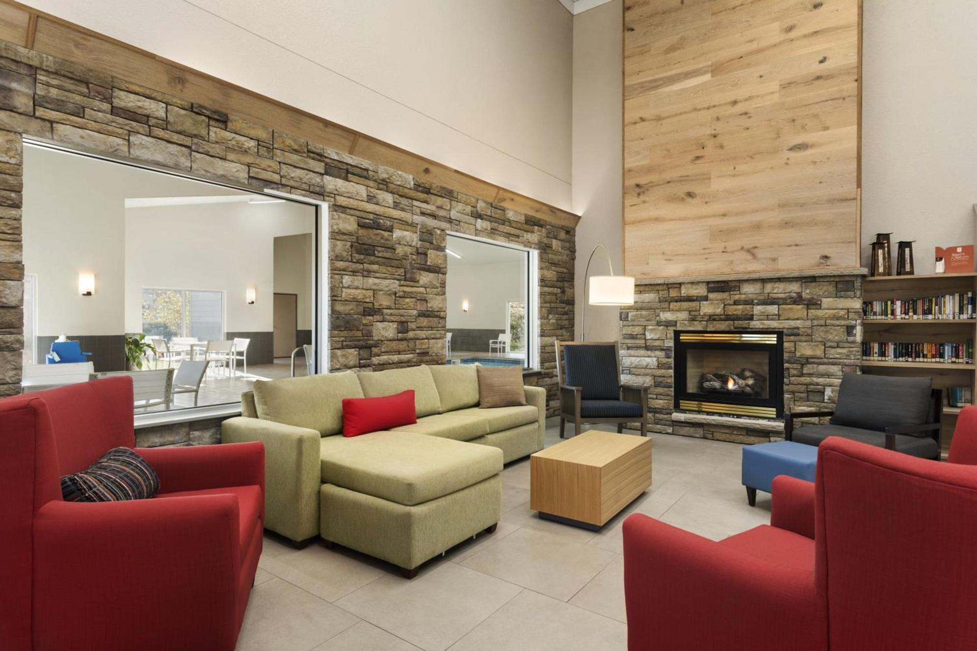 Country Inn & Suites by Radisson, Platteville, WI photo 32