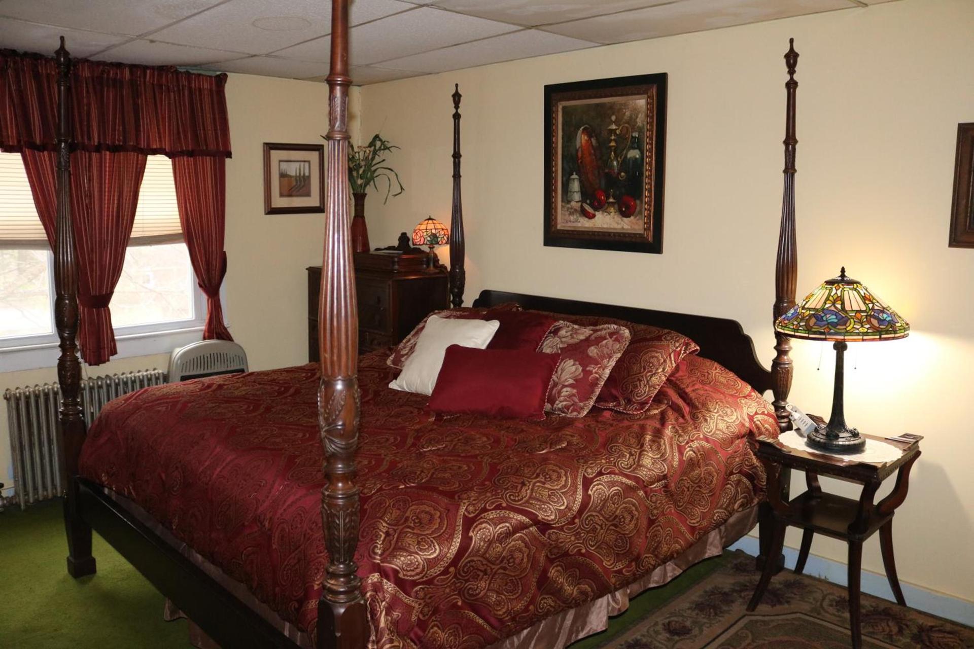 Colonial Inn photo 12