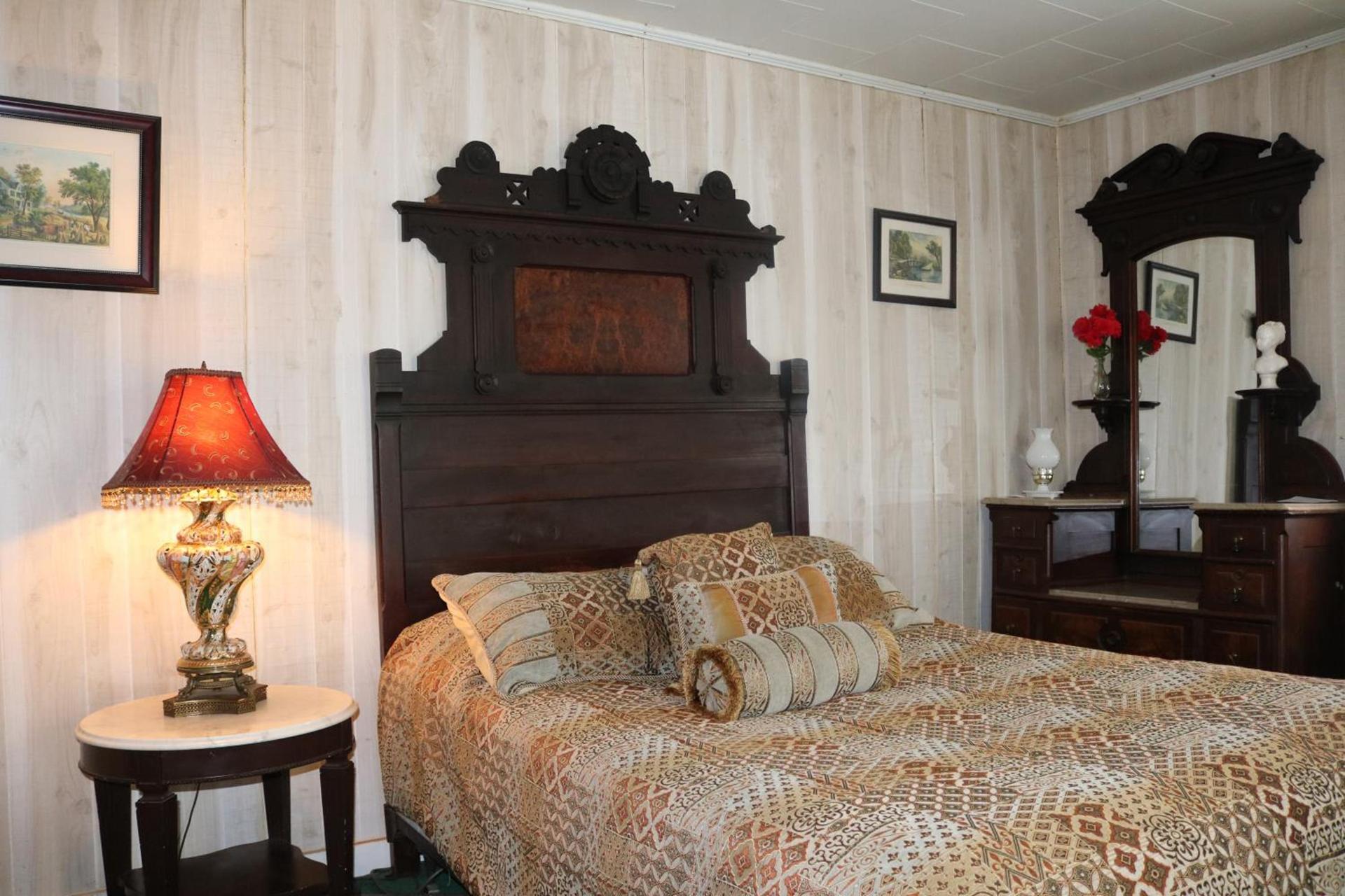 Colonial Inn photo 14