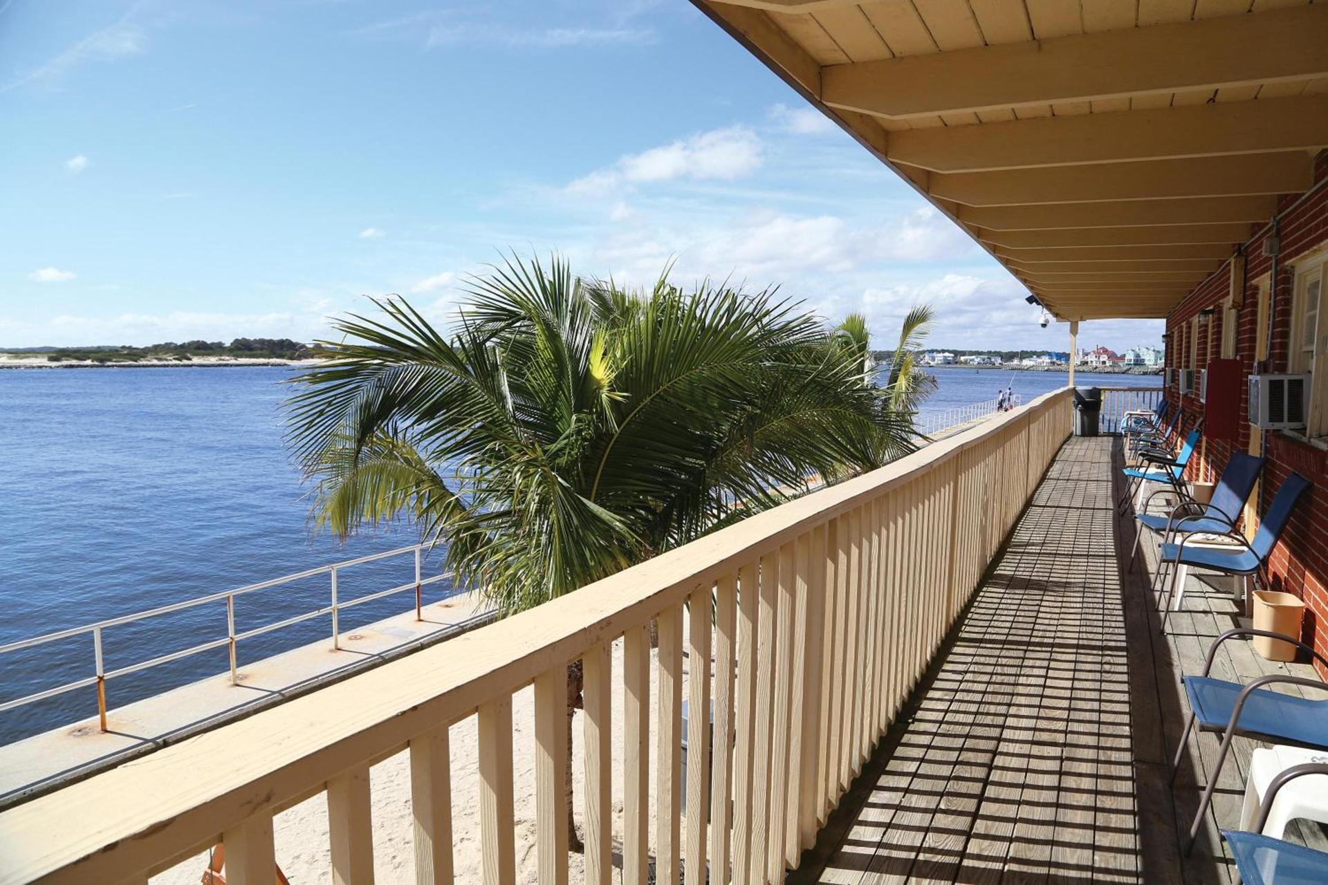 Oceanic Motel photo 15