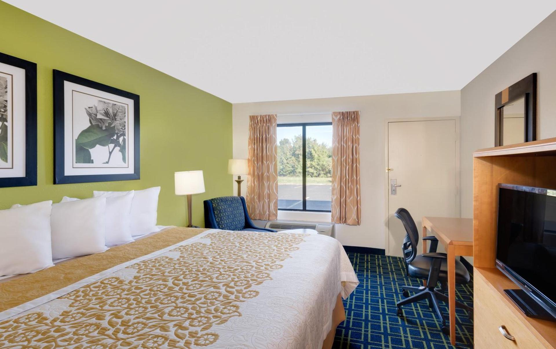 Days Inn by Wyndham Easton photo 32