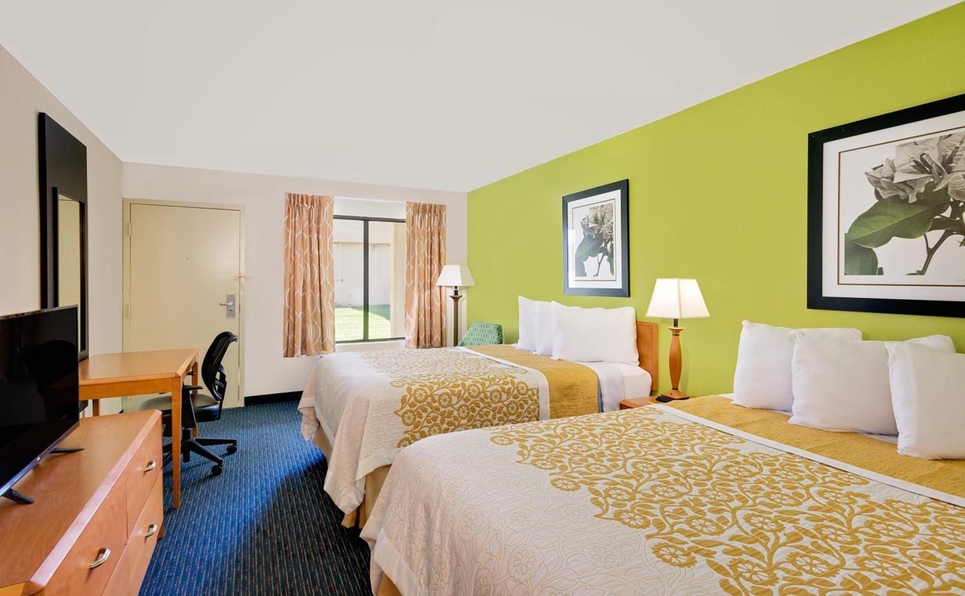 Days Inn by Wyndham Easton photo 28