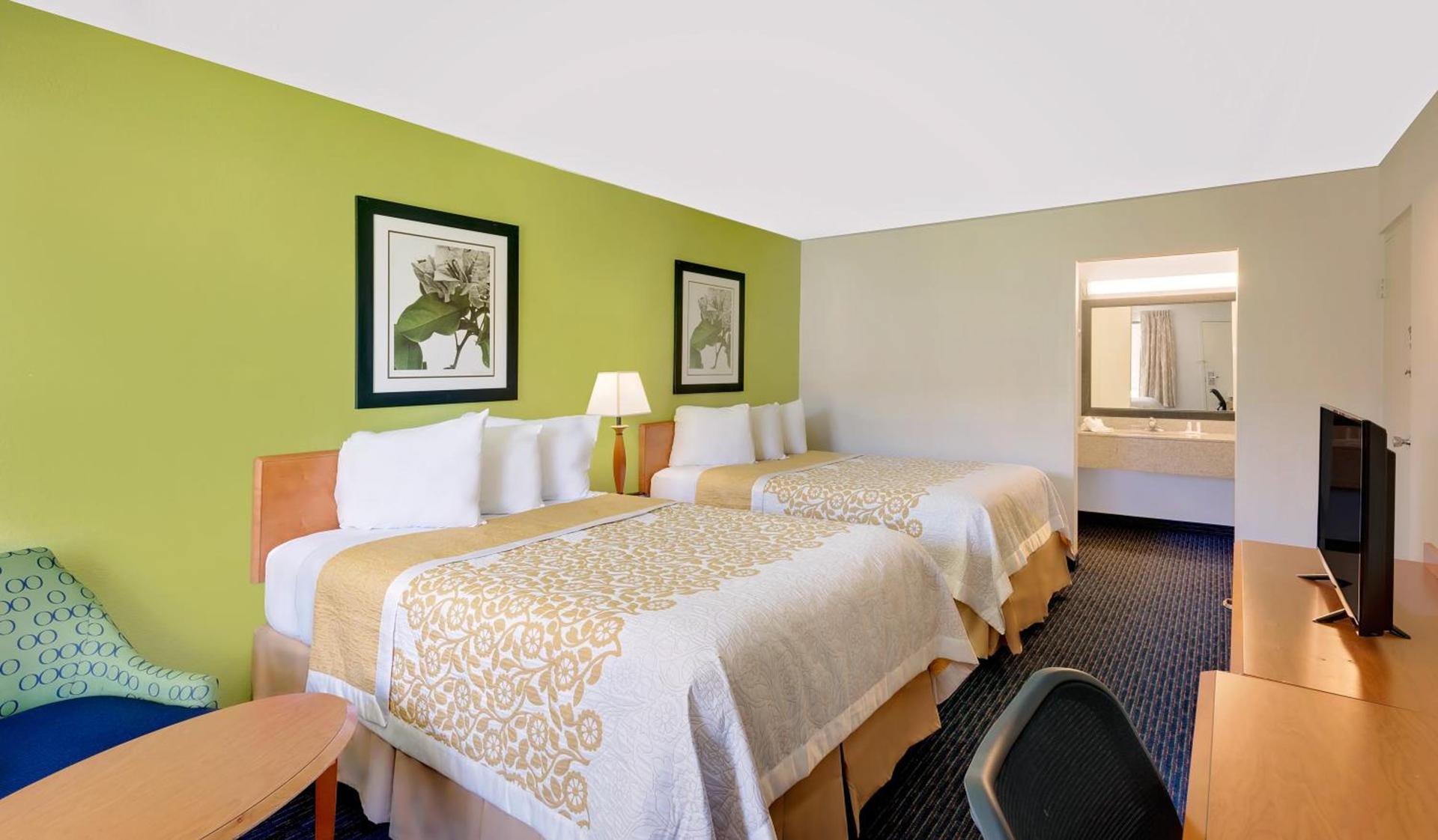 Days Inn by Wyndham Easton photo 29