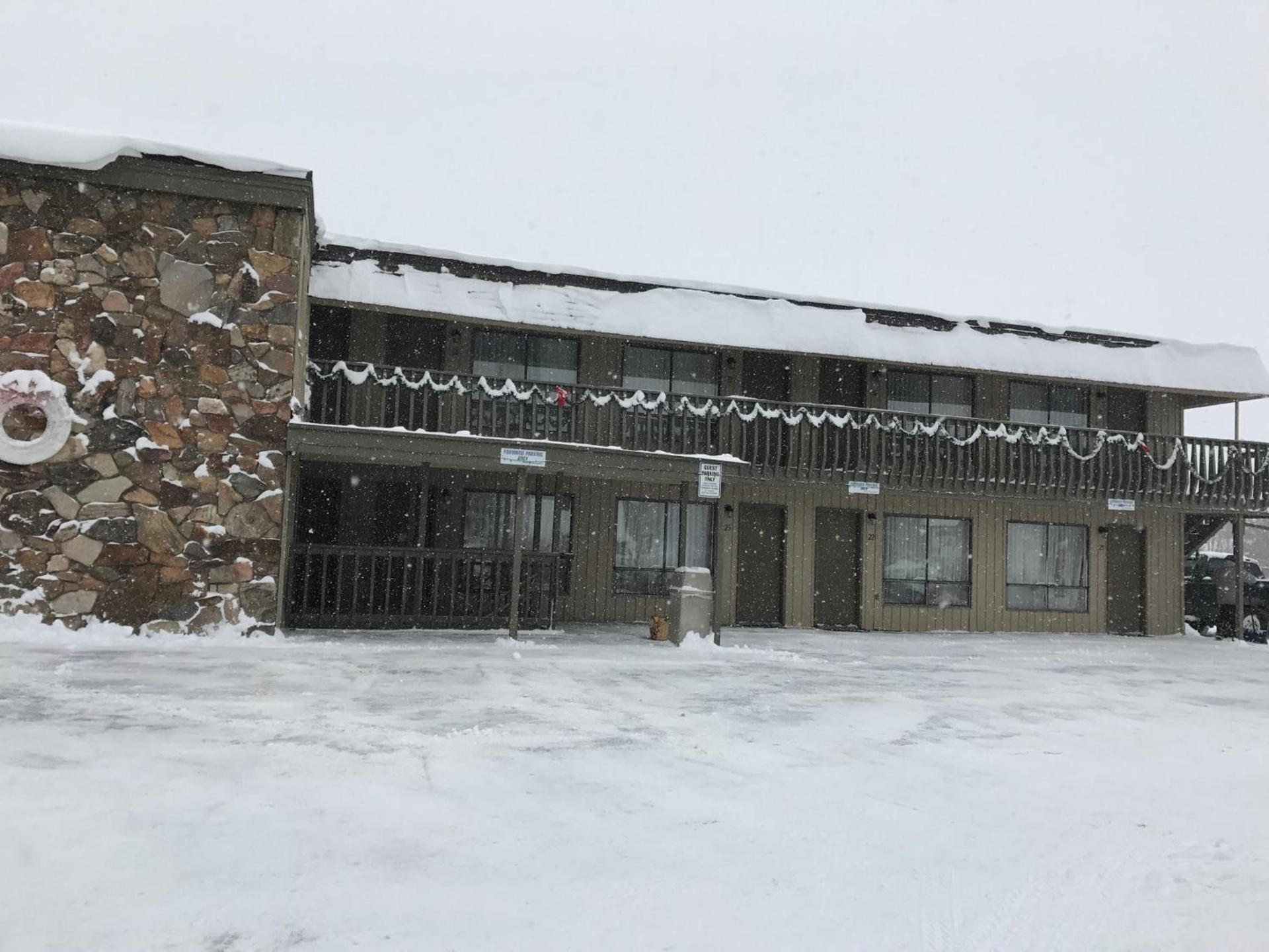 Snowshoe Motel photo 66