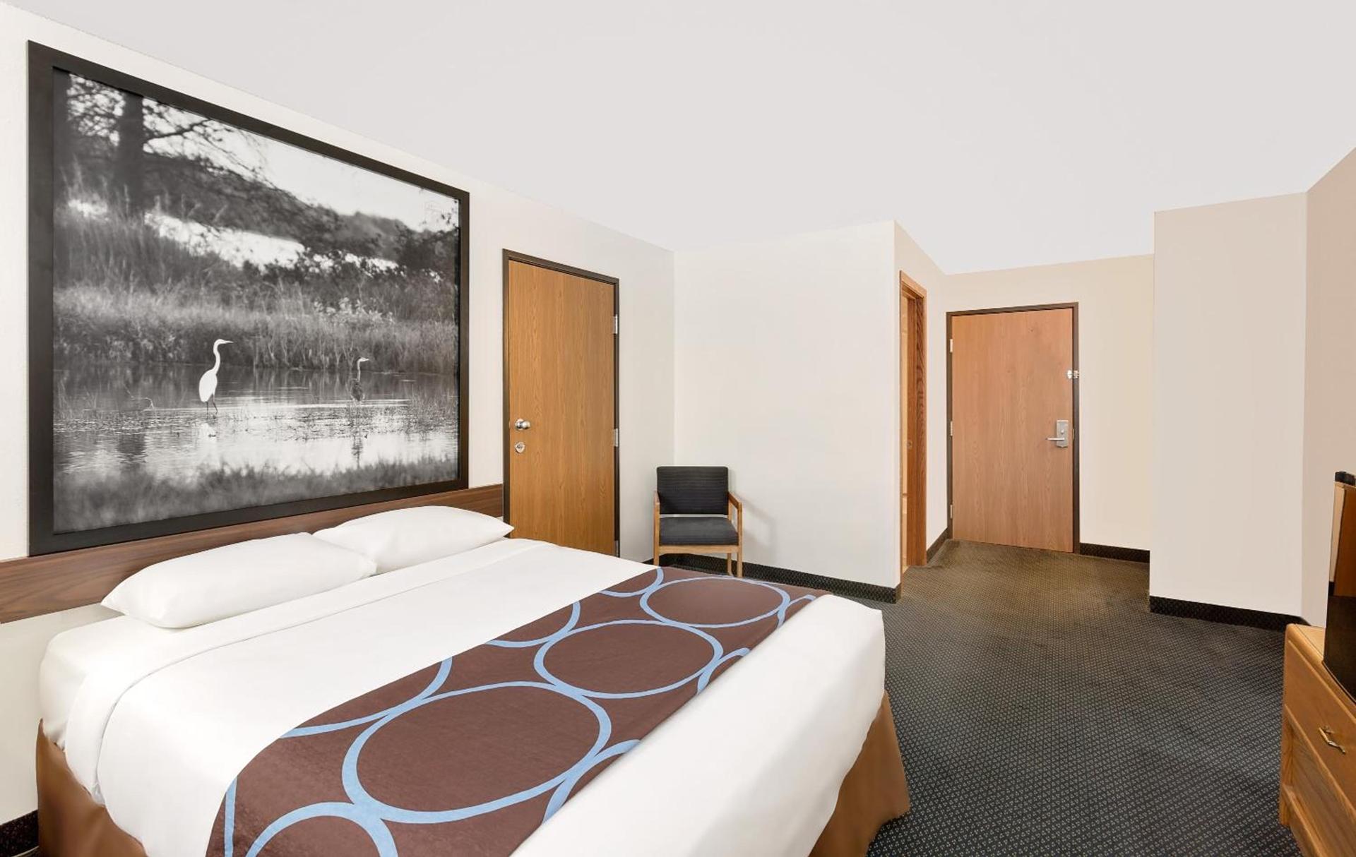 Super 8 by Wyndham St. James photo 12