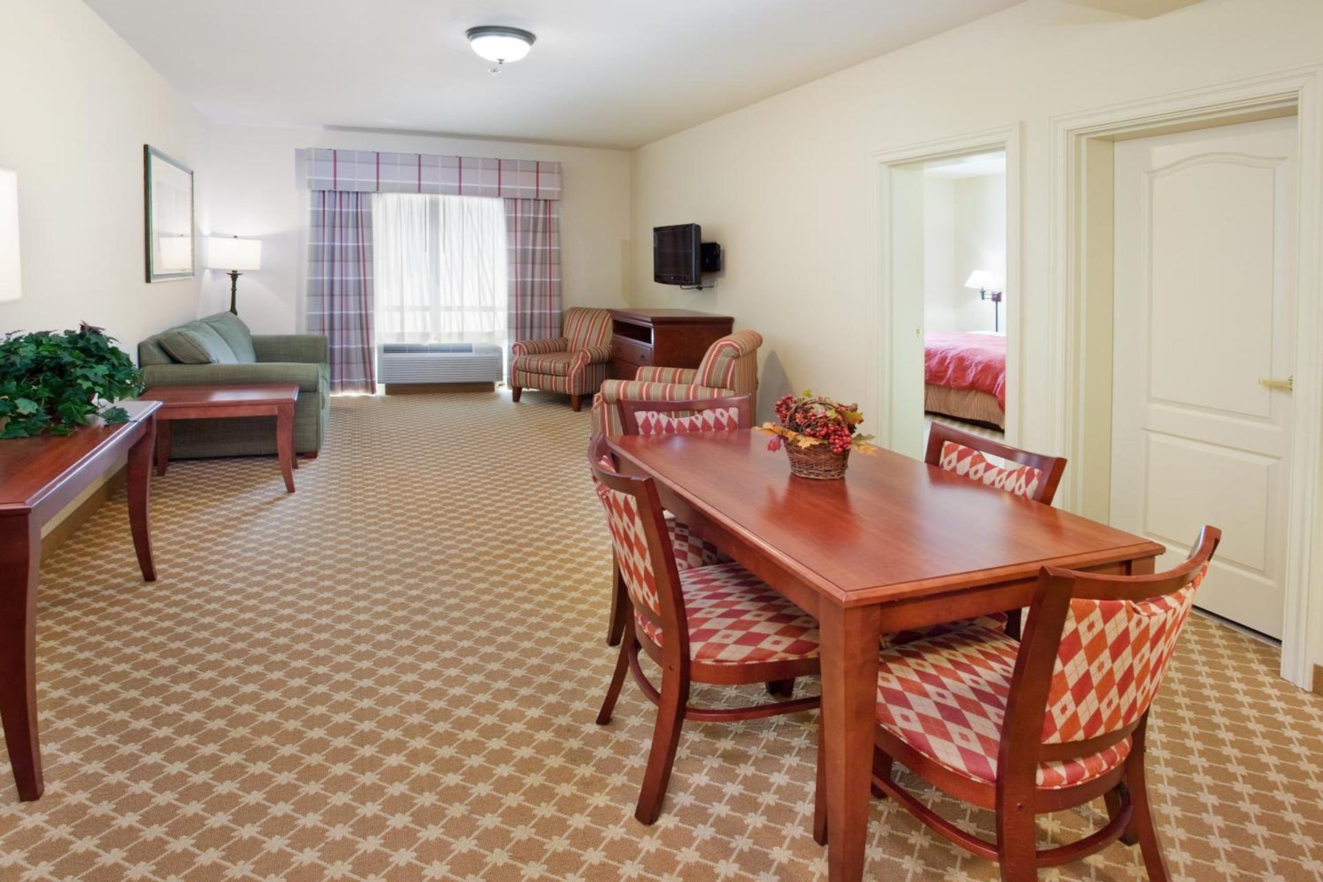 Country Inn & Suites by Radisson, Tifton, GA photo 12