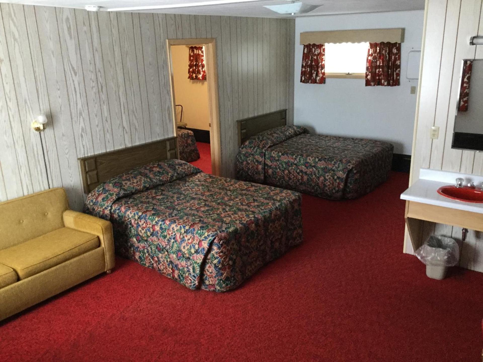 Cedars Motel photo 6