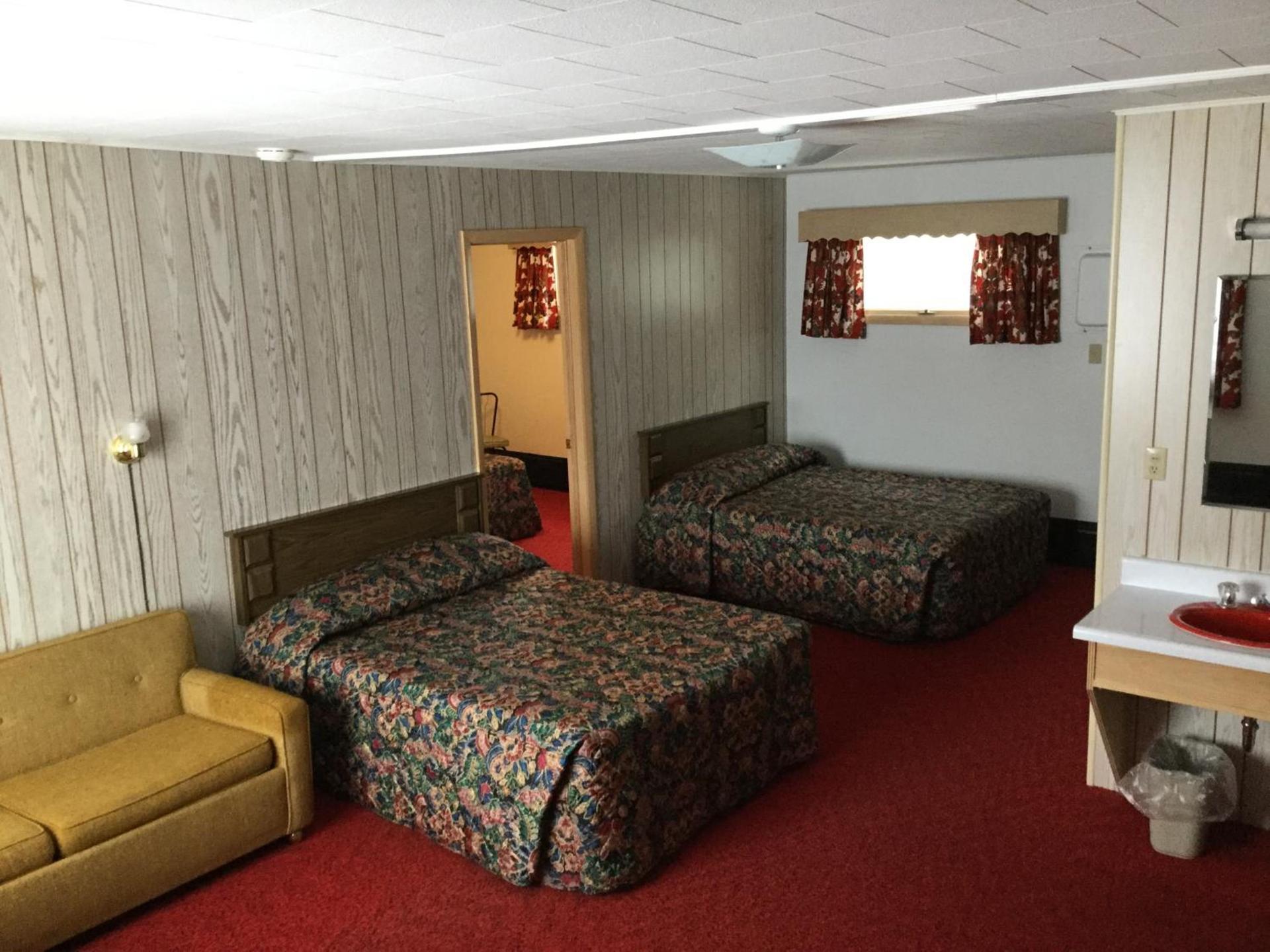 Cedars Motel photo 42