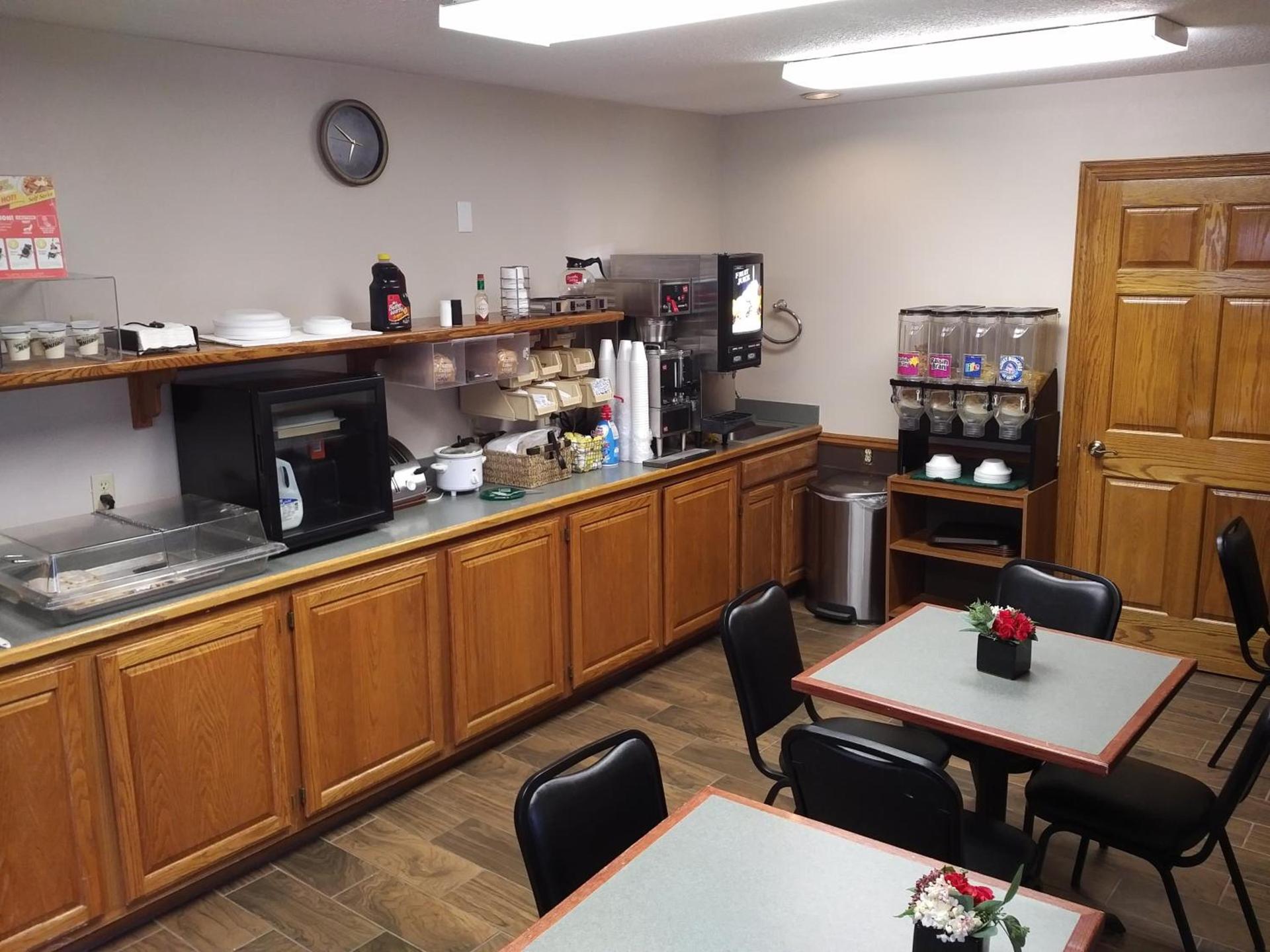 Americas Best Value Inn York photo 3