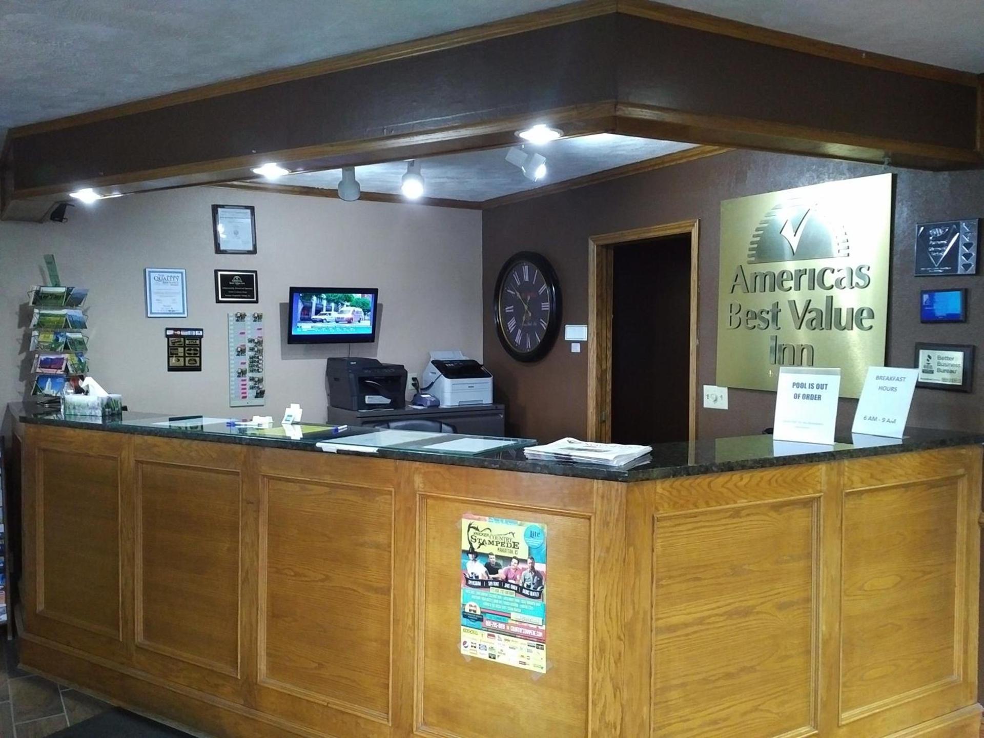 Americas Best Value Inn York photo 2