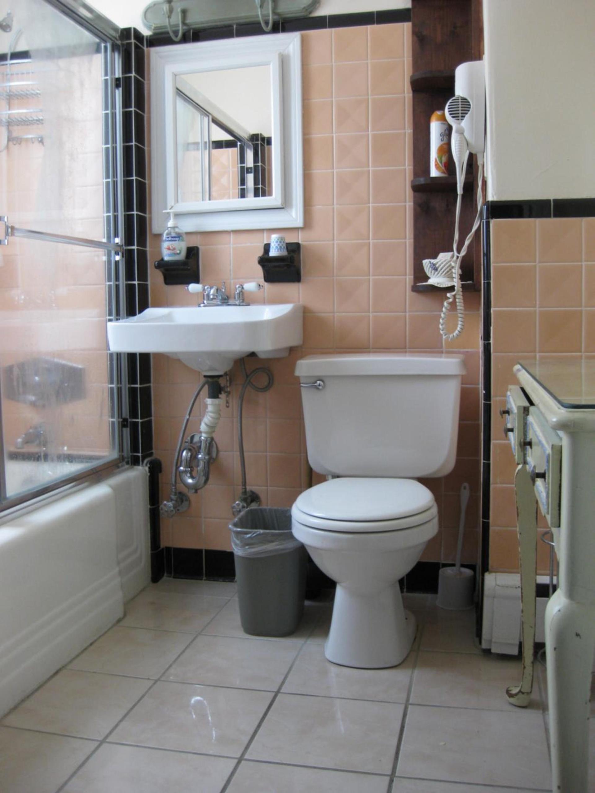 The Coolidge Corner Guest House: A Brookline Bed and Breakfast photo 28