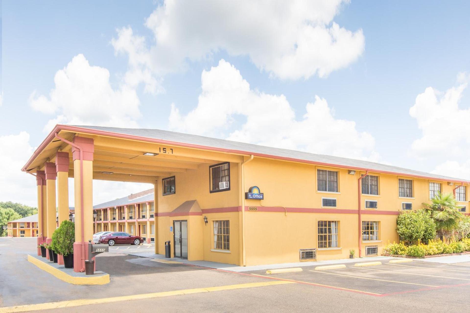 Executive Inn & Suites photo 10