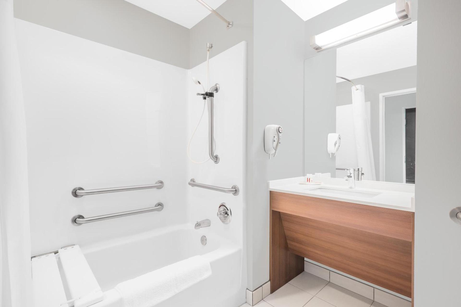 Microtel Inn & Suites by Wyndham Binghamton photo 29