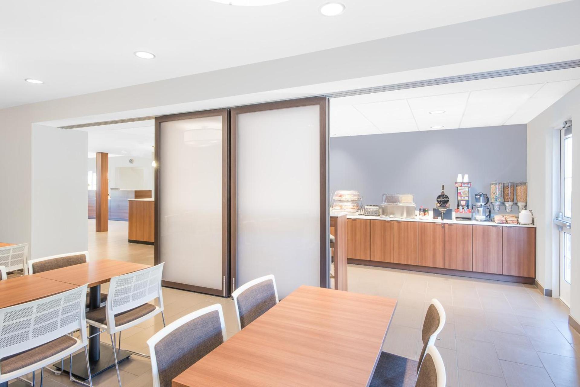 Microtel Inn & Suites by Wyndham Binghamton photo 27