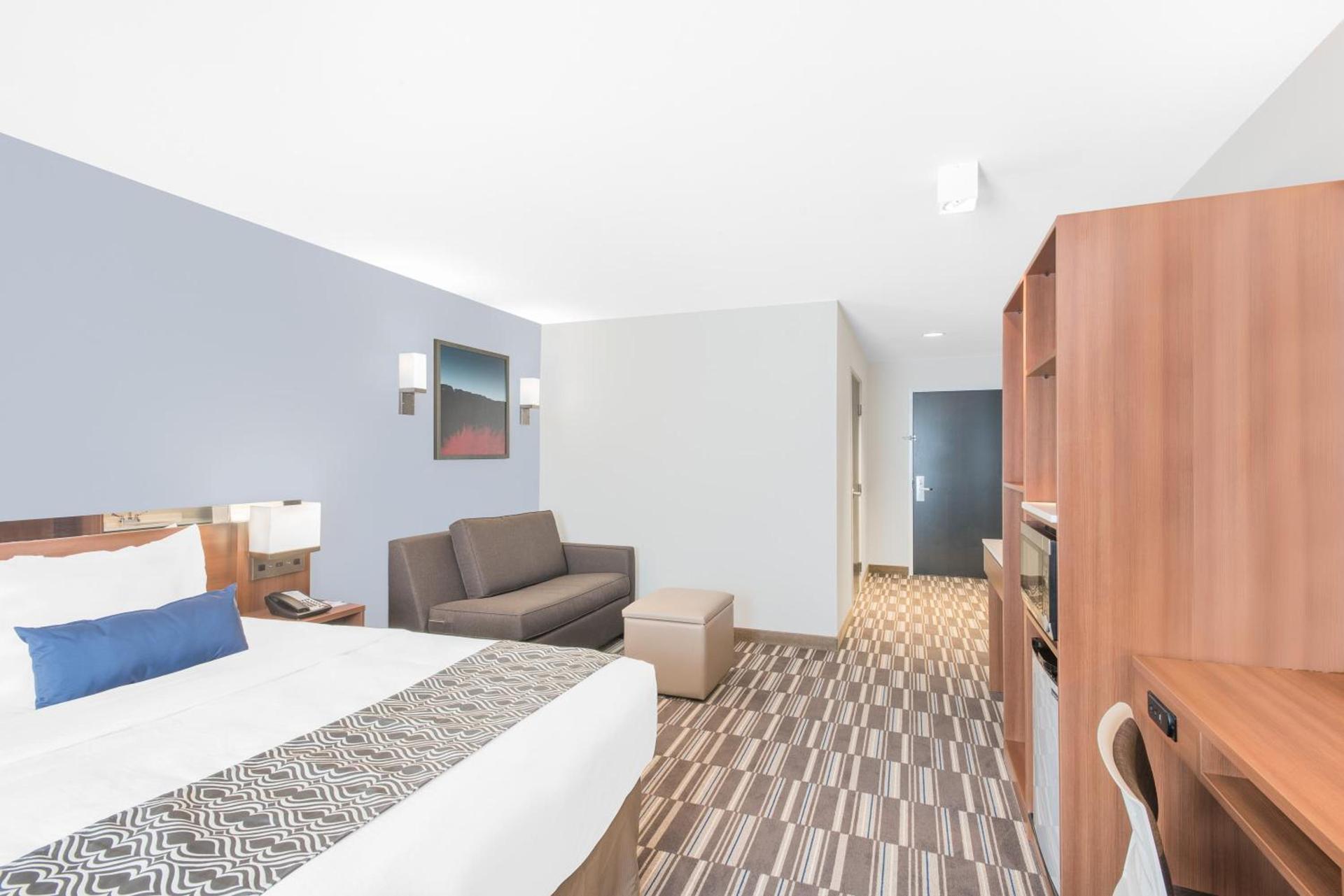 Microtel Inn & Suites by Wyndham Binghamton photo 18