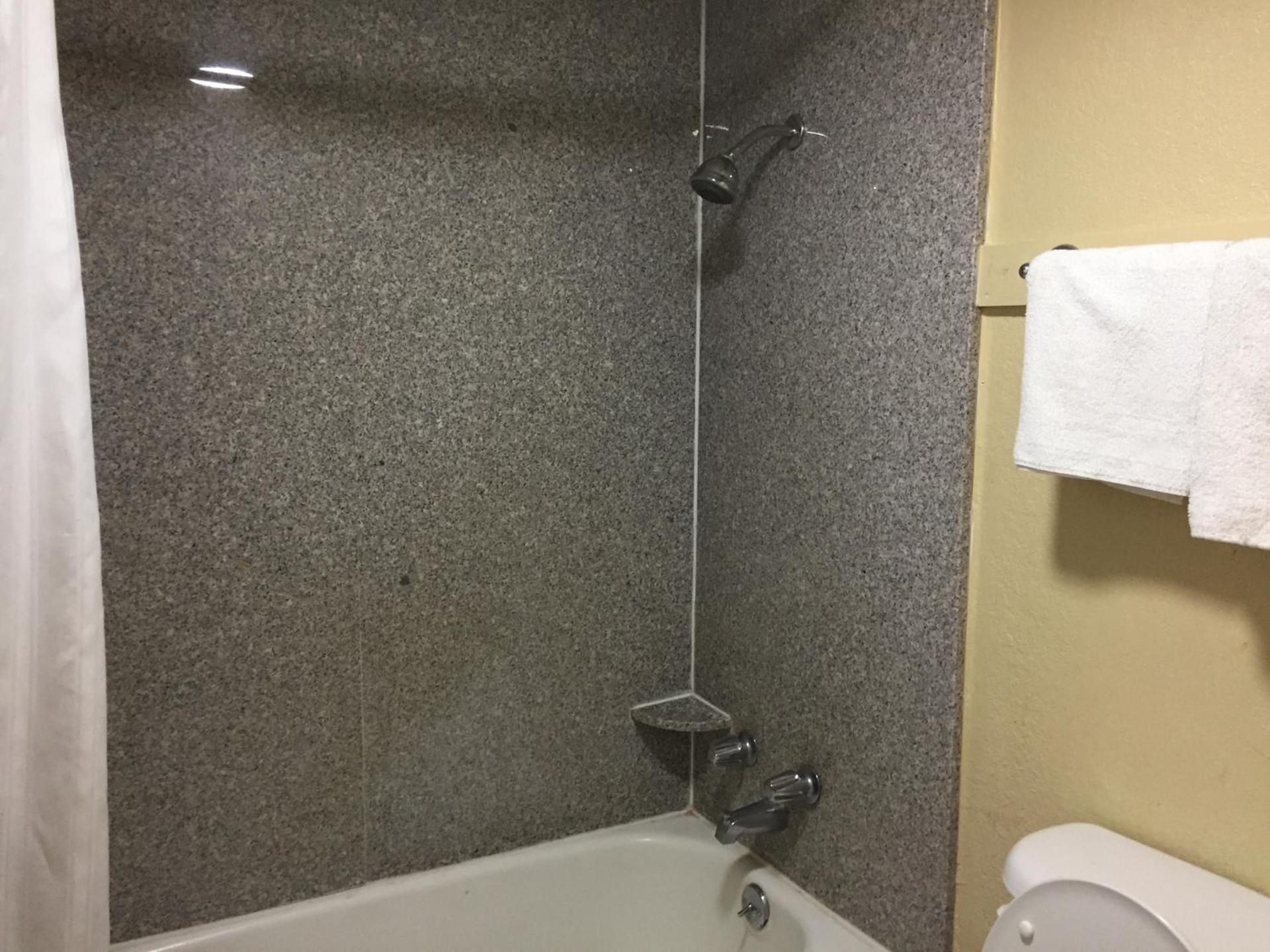 Diamond Inn Motel photo 3