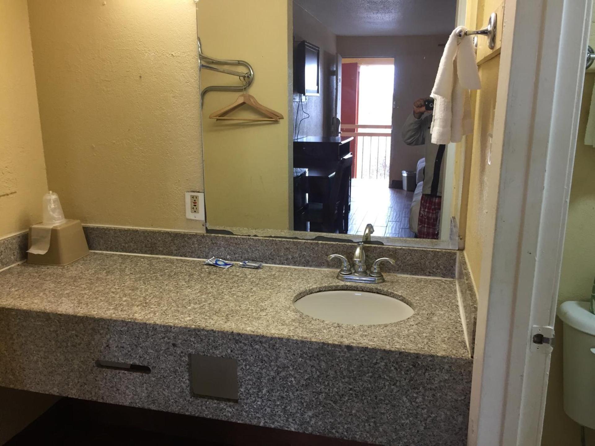 Diamond Inn Motel photo 4