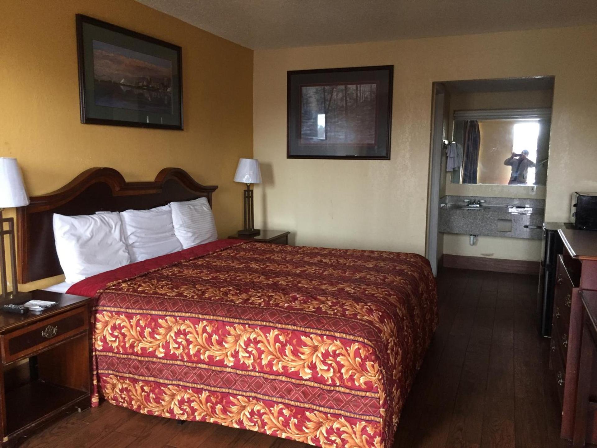 Diamond Inn Motel photo 9