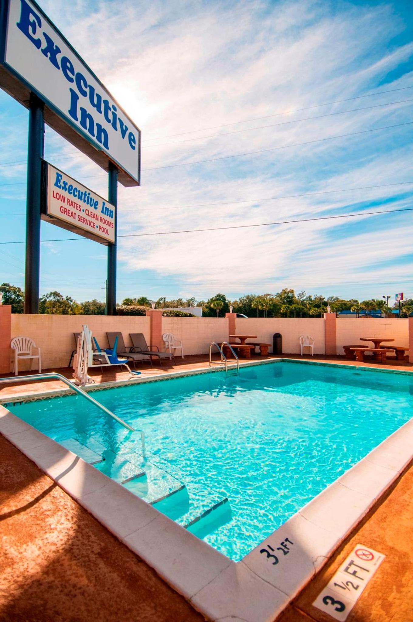 Executive Inn photo 4