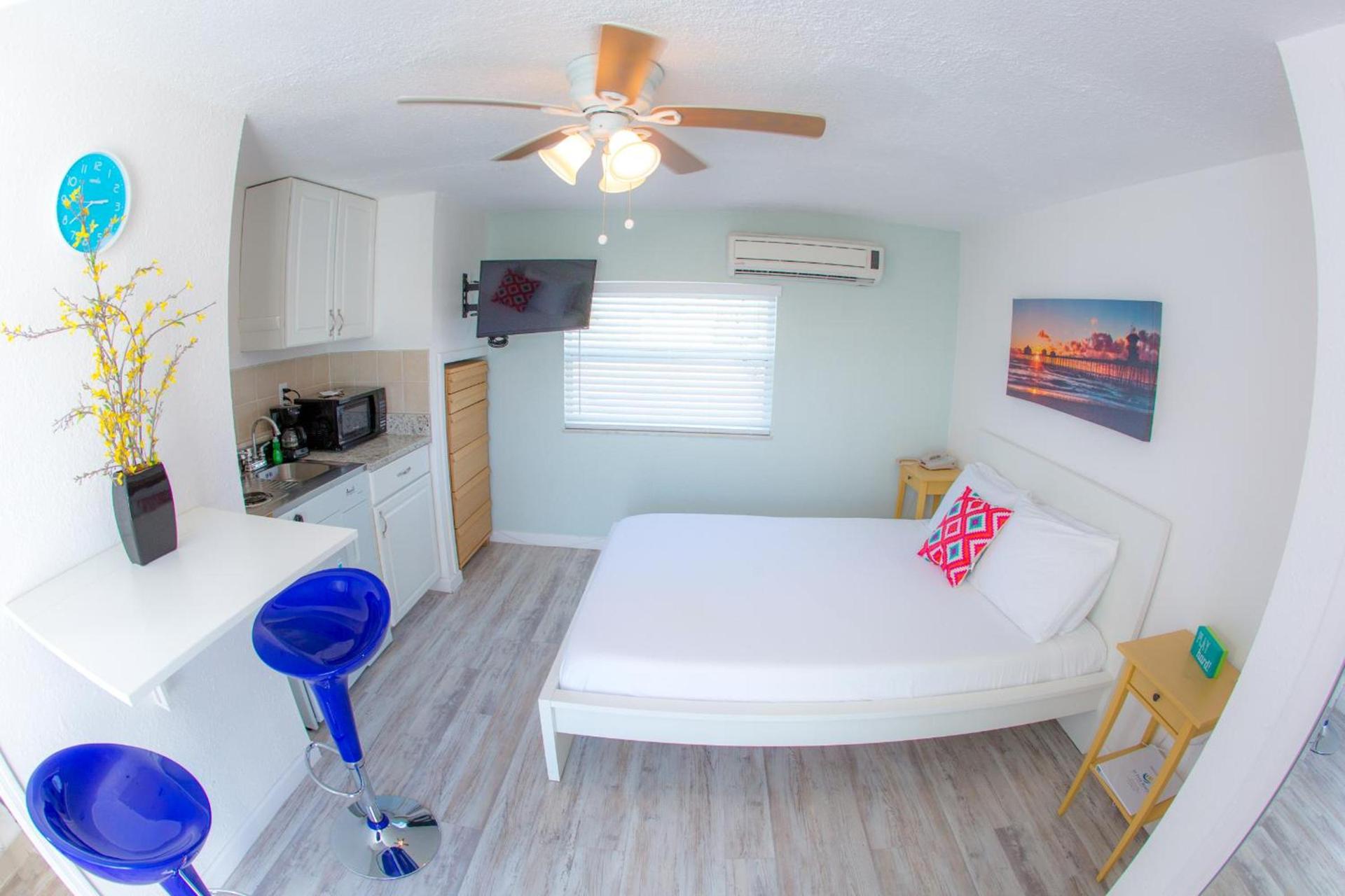 St. Pete Beach Suites photo 6