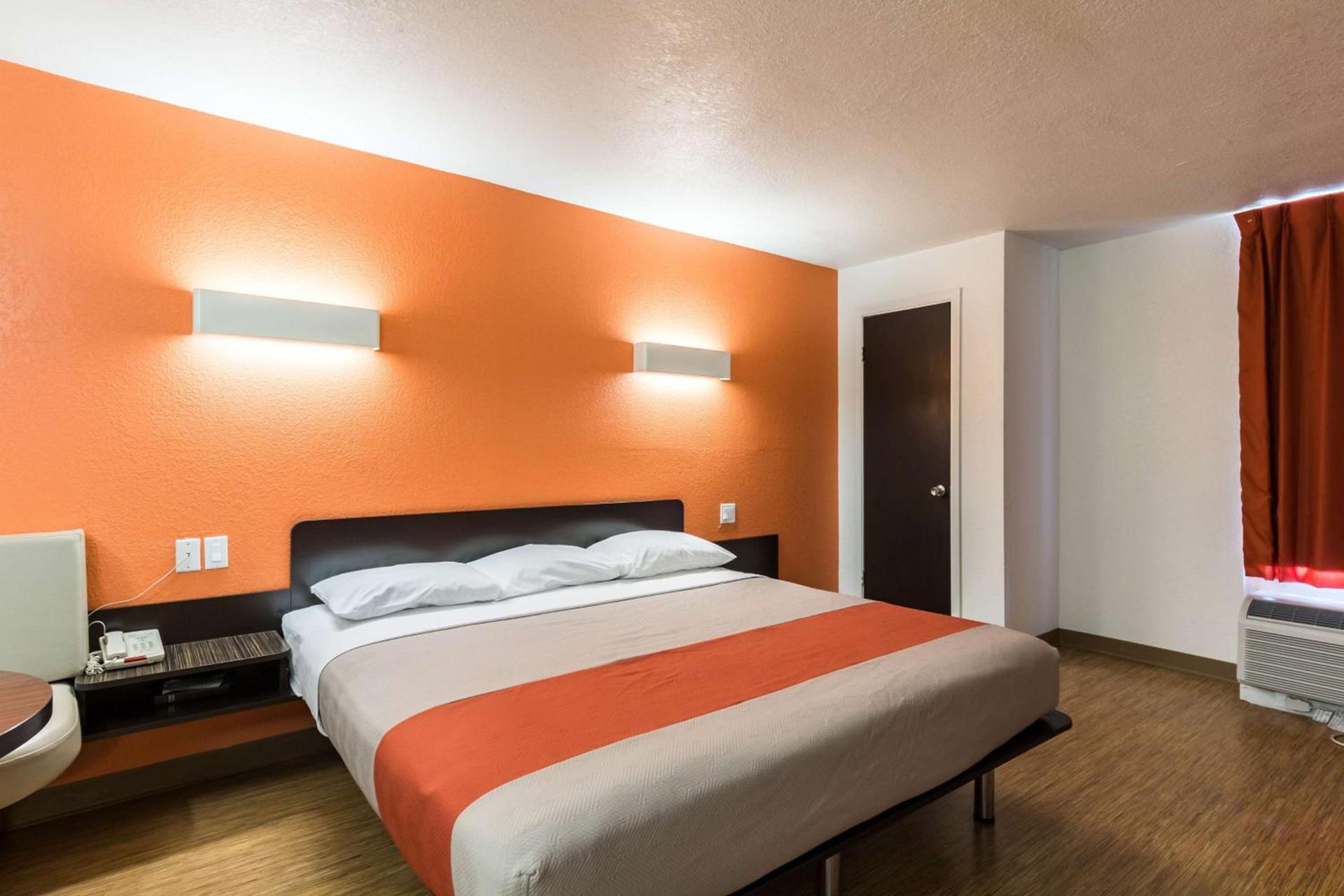 Motel 6-Uvalde, TX photo 19