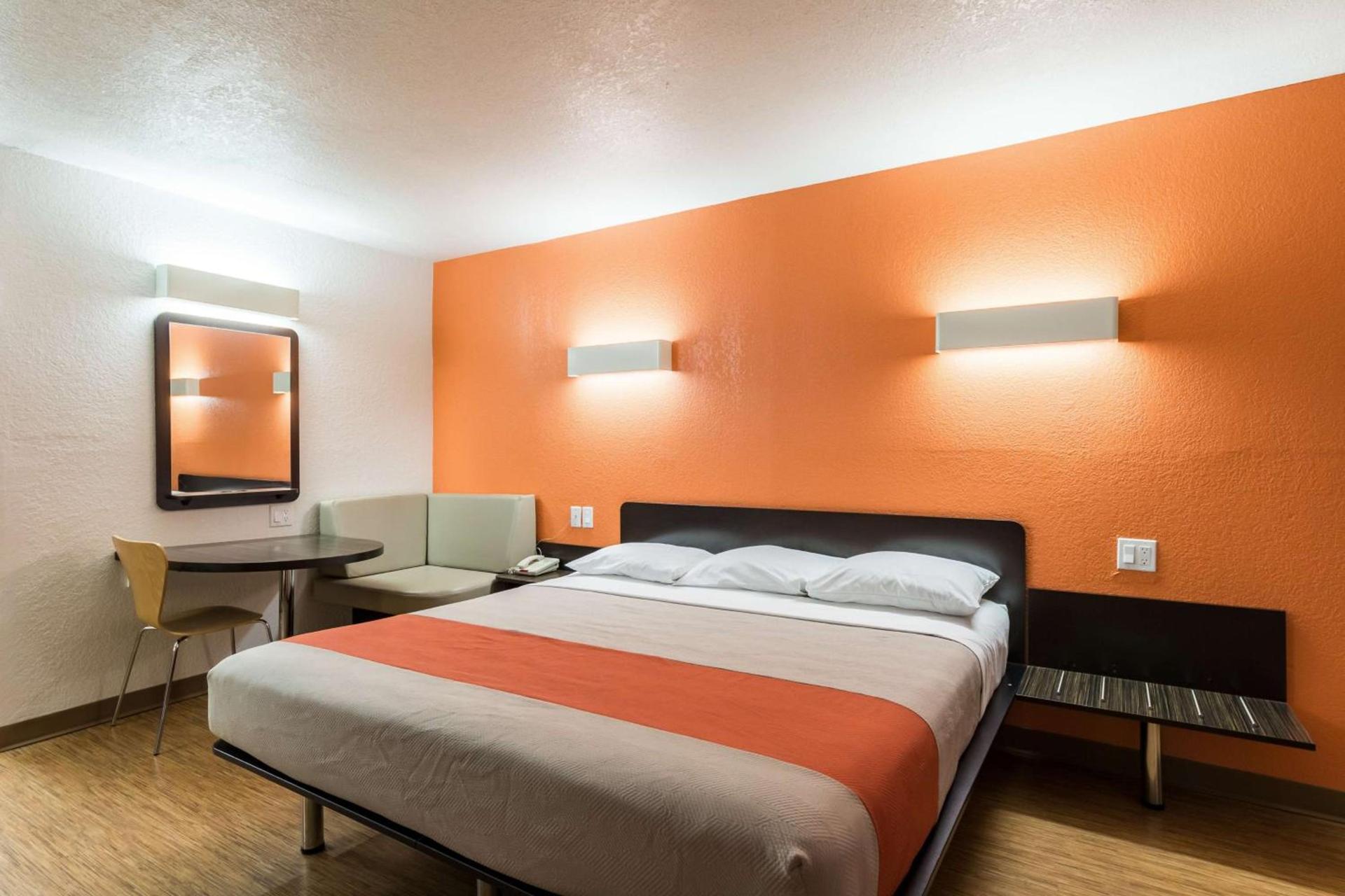 Motel 6-Uvalde, TX photo 20