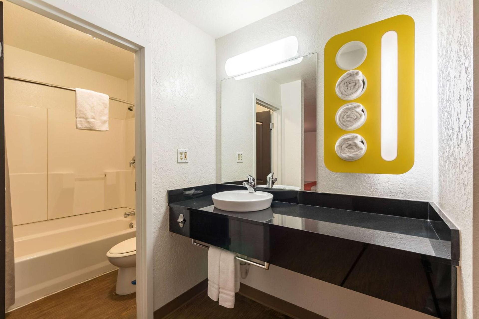 Motel 6-Uvalde, TX photo 30