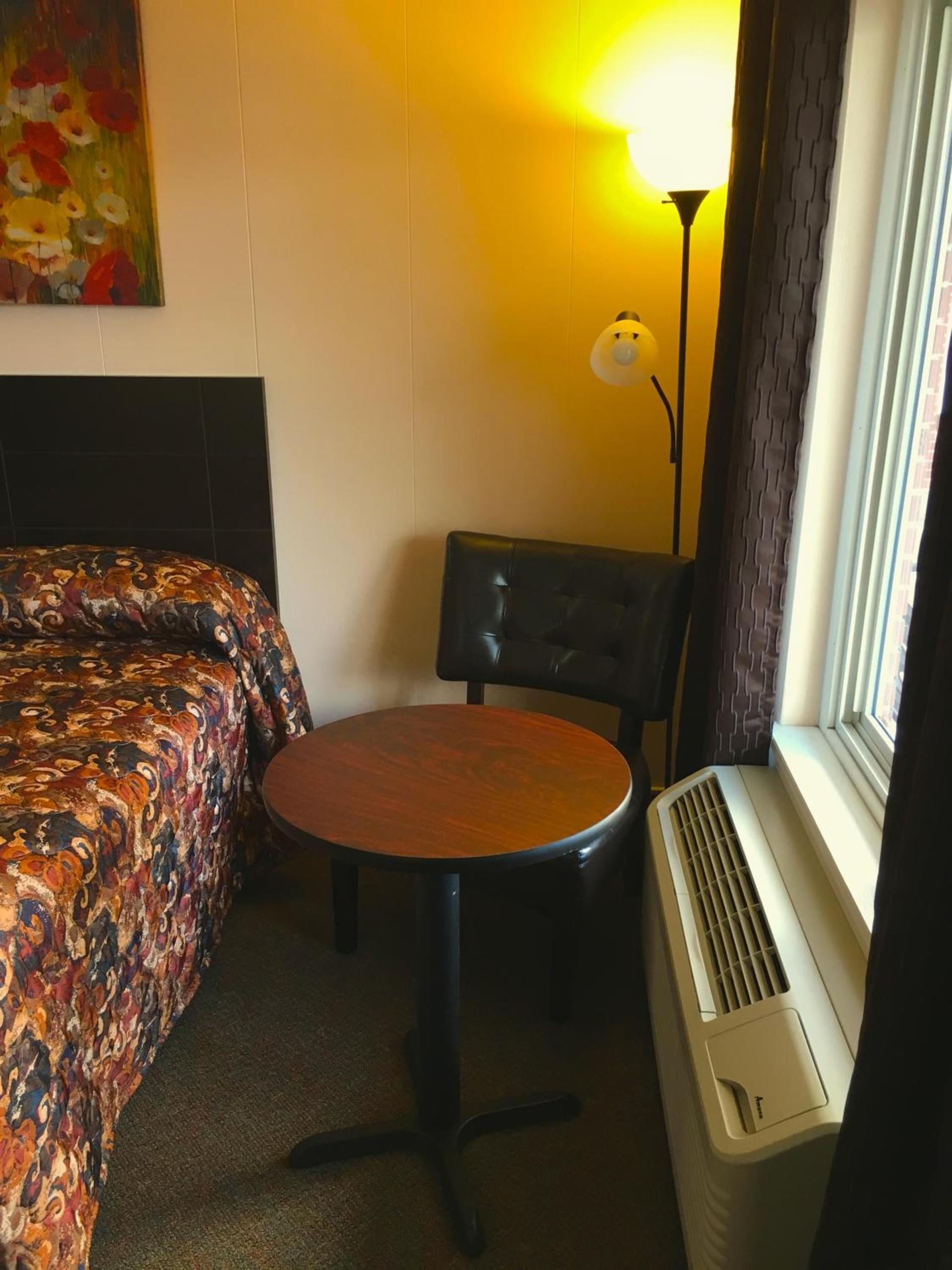Oak Mar Motel photo 13