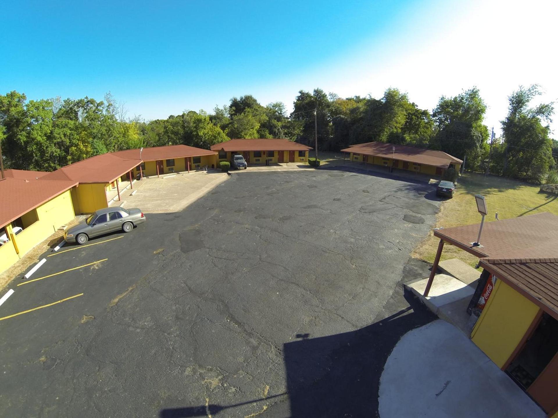 Budget Inn Buffalo photo 17