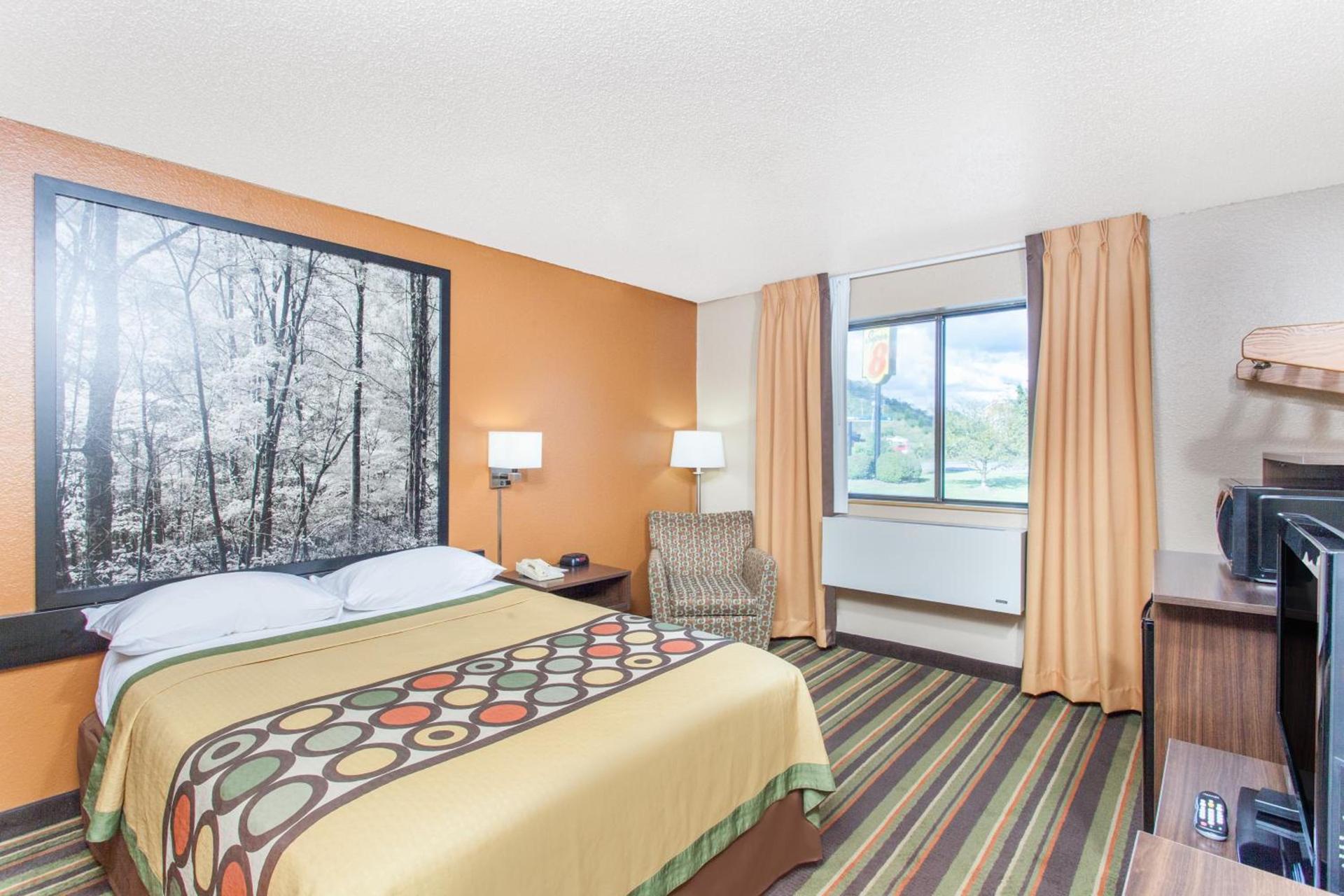Super 8 by Wyndham Norton VA photo 30