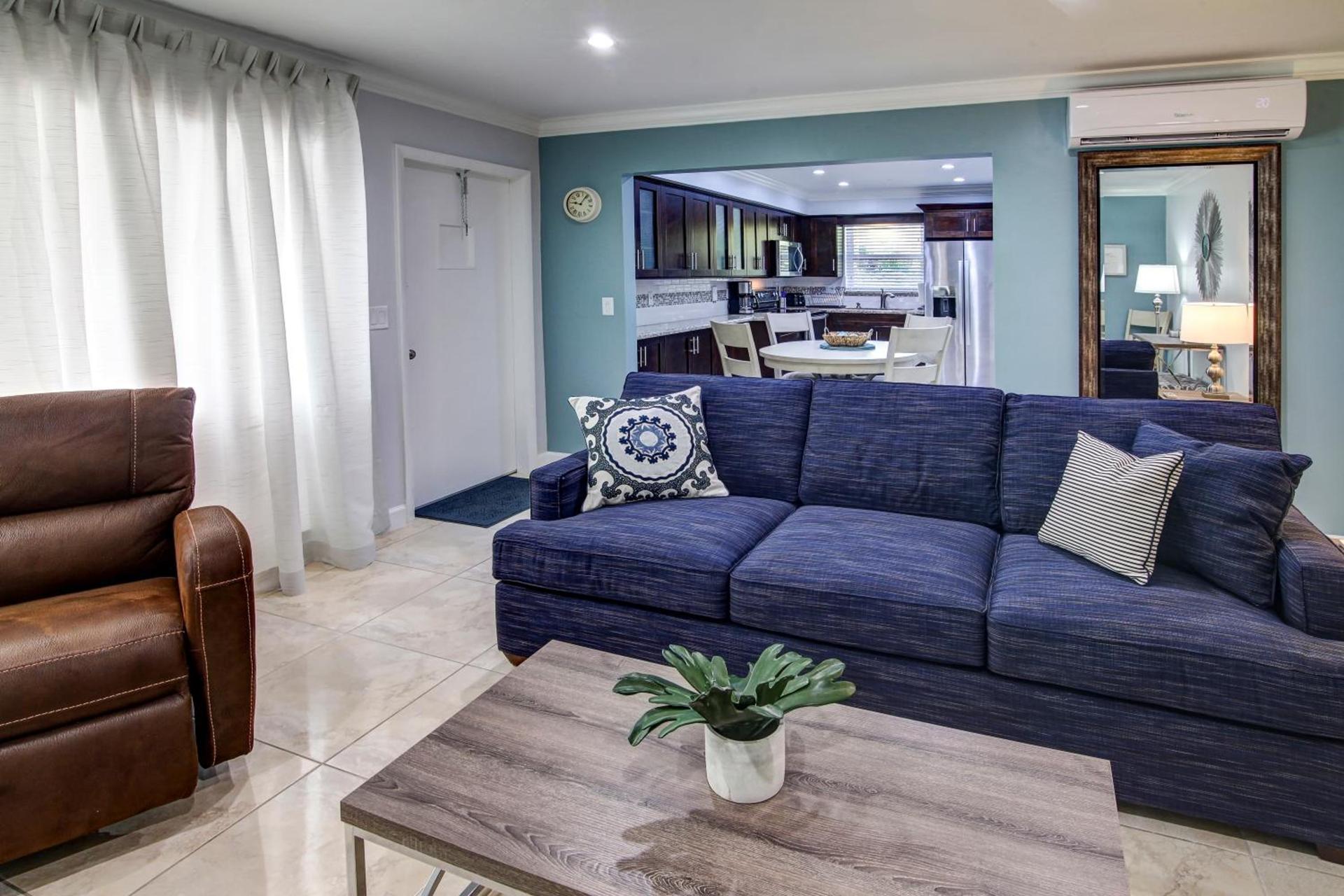 May-Dee Suites in Florida photo 16