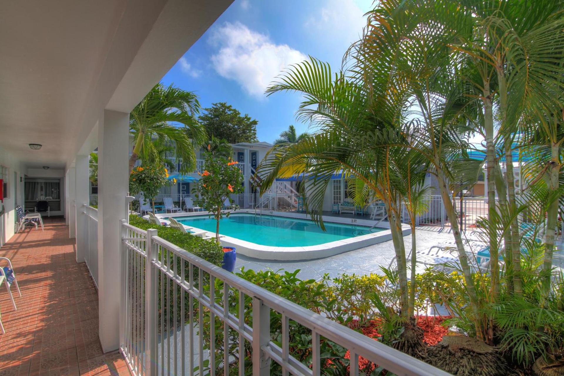 May-Dee Suites in Florida photo 3
