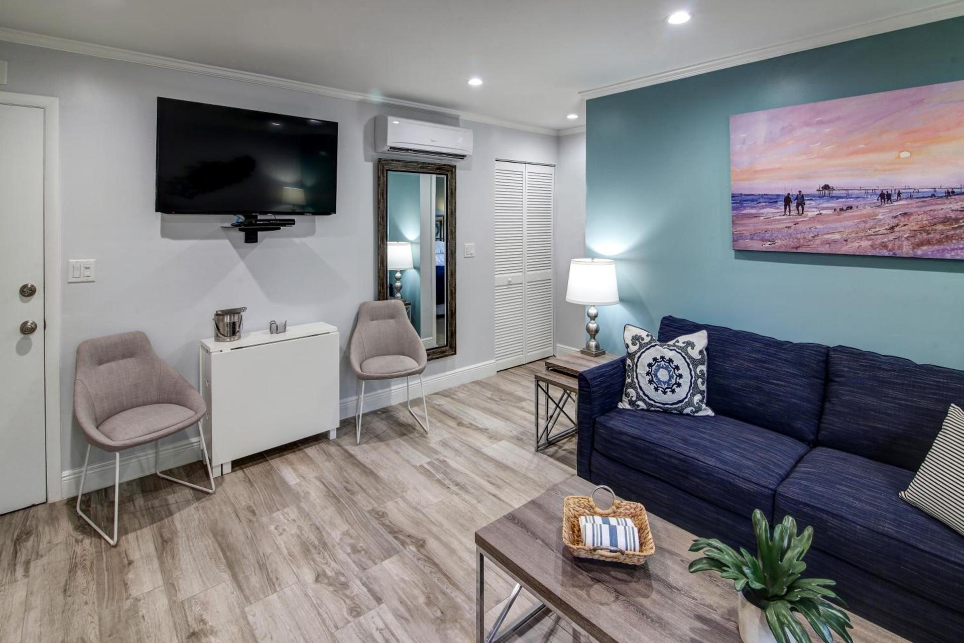 May-Dee Suites in Florida photo 35