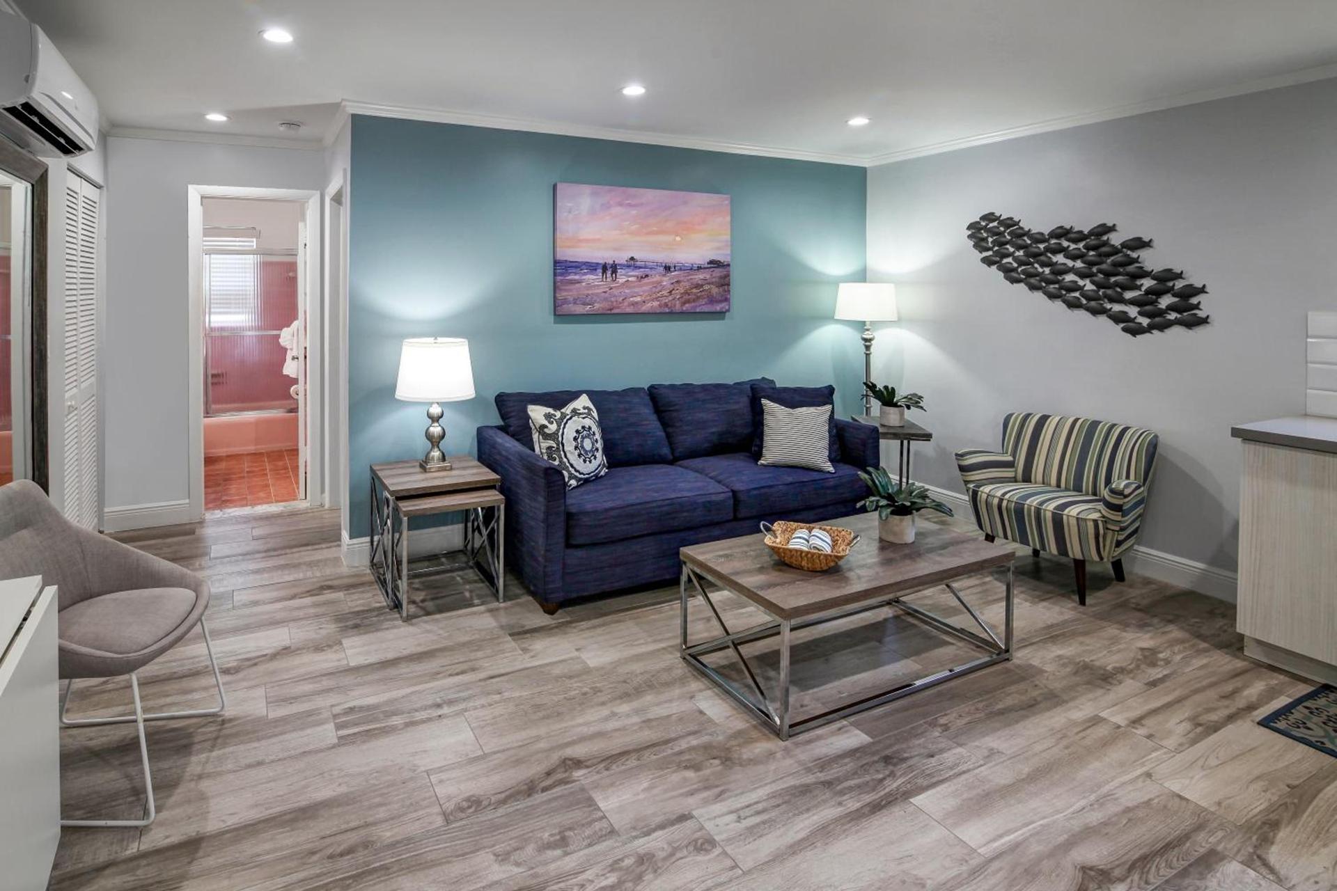 May-Dee Suites in Florida photo 47